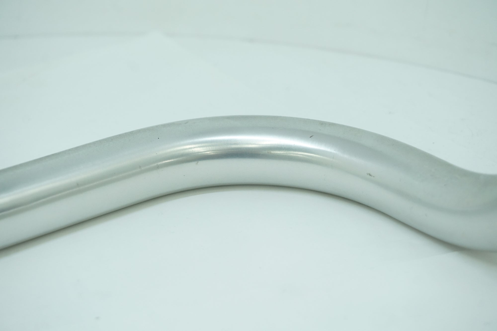 NITTO 「ニットー」 AERO DYNAMICS Φ25.4 3800mm ブルホーン ハンドル / 大阪美原北インター店
