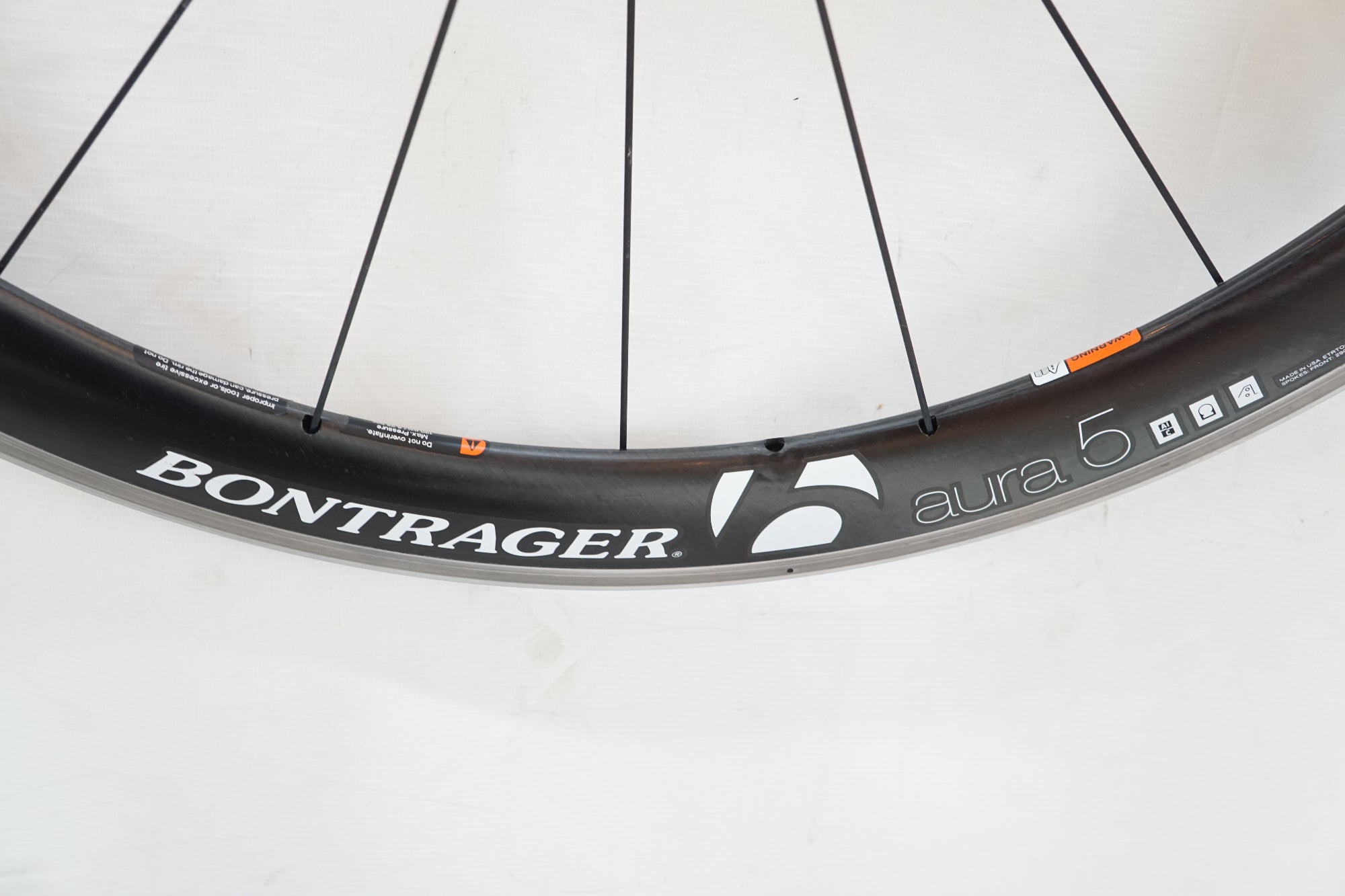 BONTRAGER 「ボントレガー」 AURA5 シマノ11速 ホイールセット / バイチャリ浦和ベース