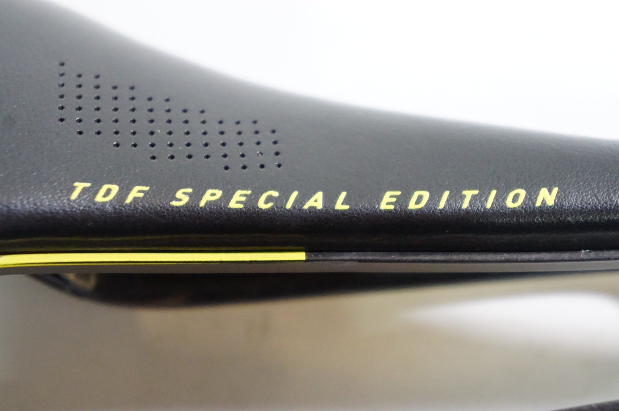 SELLE ITALIA 「セライタリア」 SLR BOOST SUPERFLOW TDF サドル / 熊谷本店