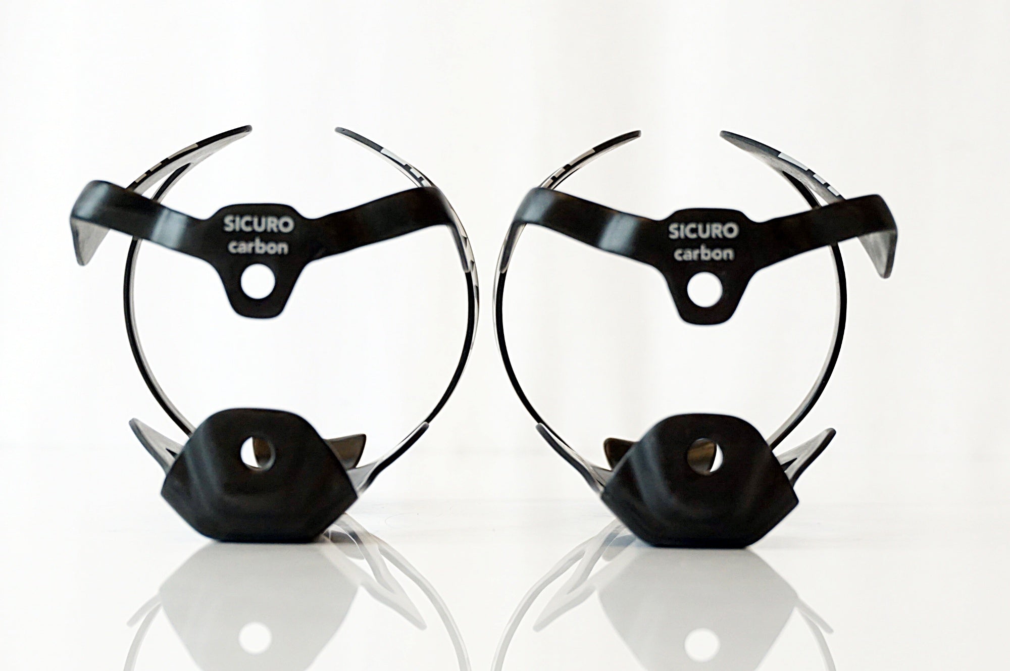 SILCA sicuroカーボンボトルケージ＋capsuleツールケース2セット SILCA 「シルカ」 CARBON ボトルケージセット / 浜松店 ｜ バイチャリ
