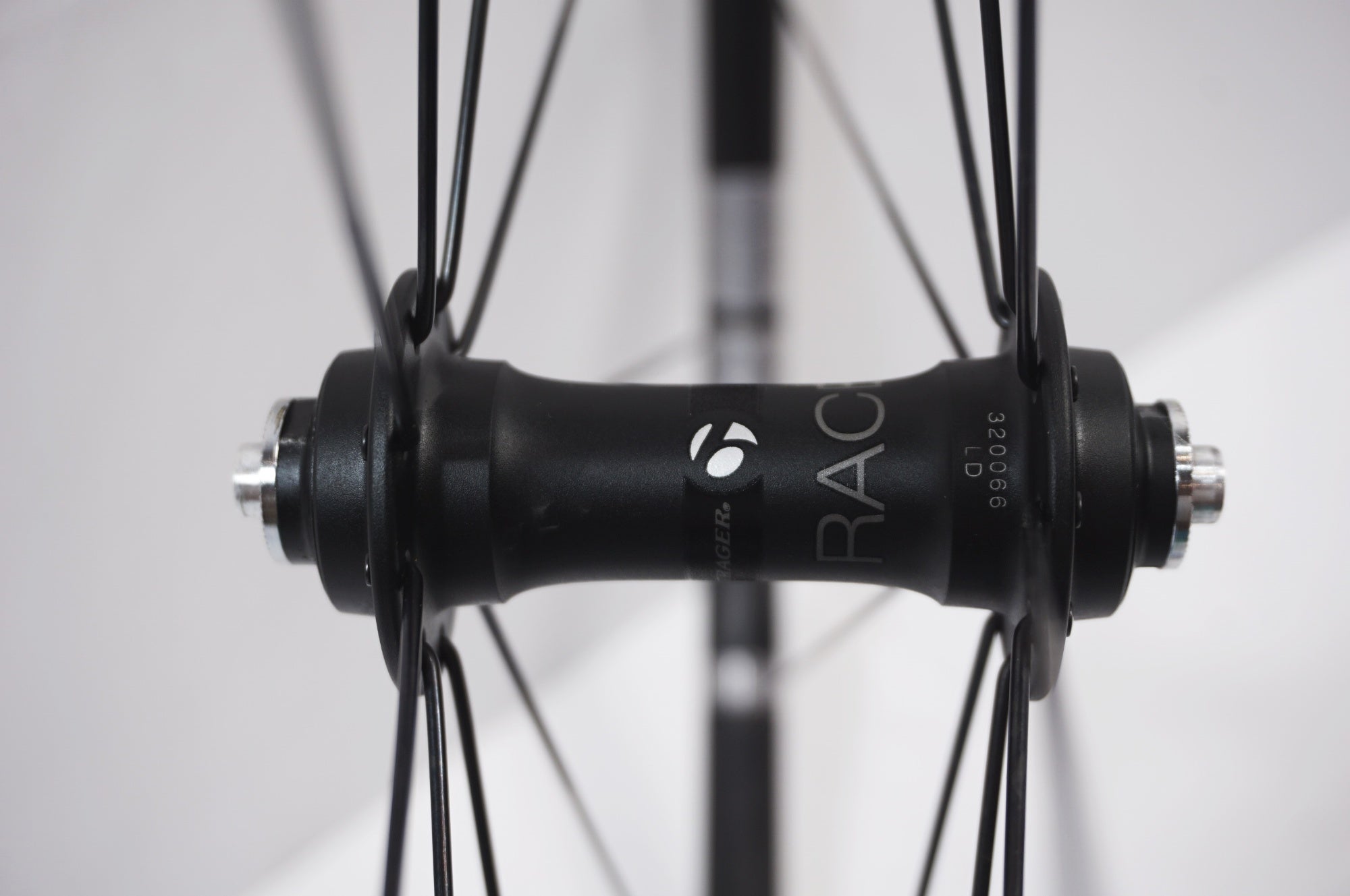 BONTRAGER 「ボントレガー」 RACE フロントホイール / バイチャリ世田谷店