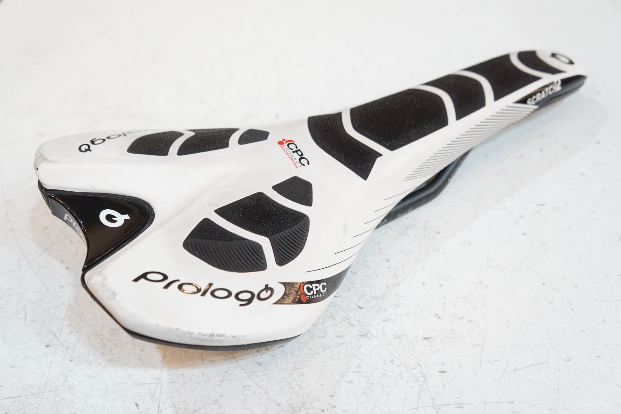 PROLOGO 「プロロゴ」 SCRATCH2 CPC サドル / バイチャリ浦和ベース