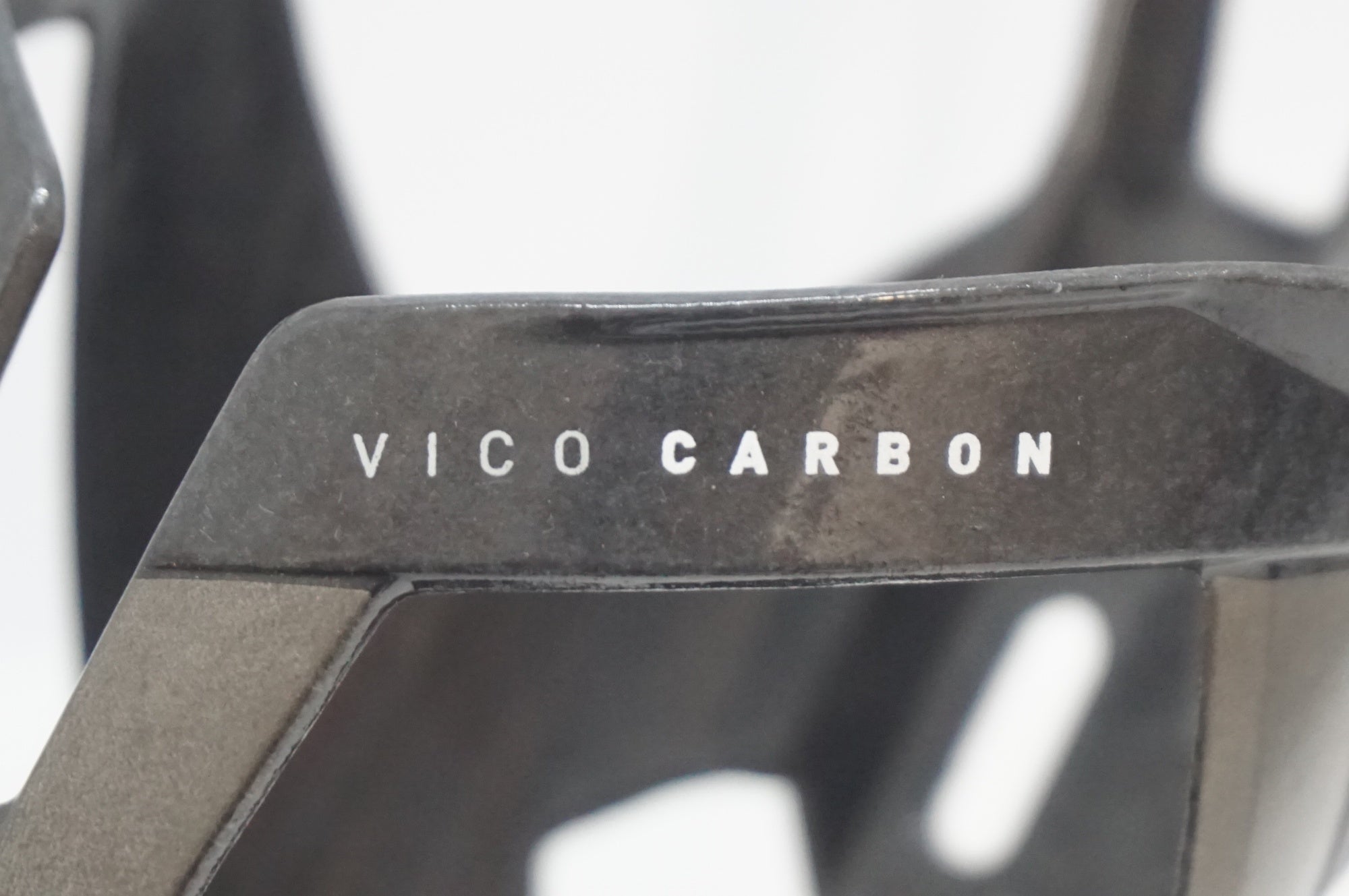 ELITE 「エリート」 VICO CARBON ボトルケージセット / 福岡店