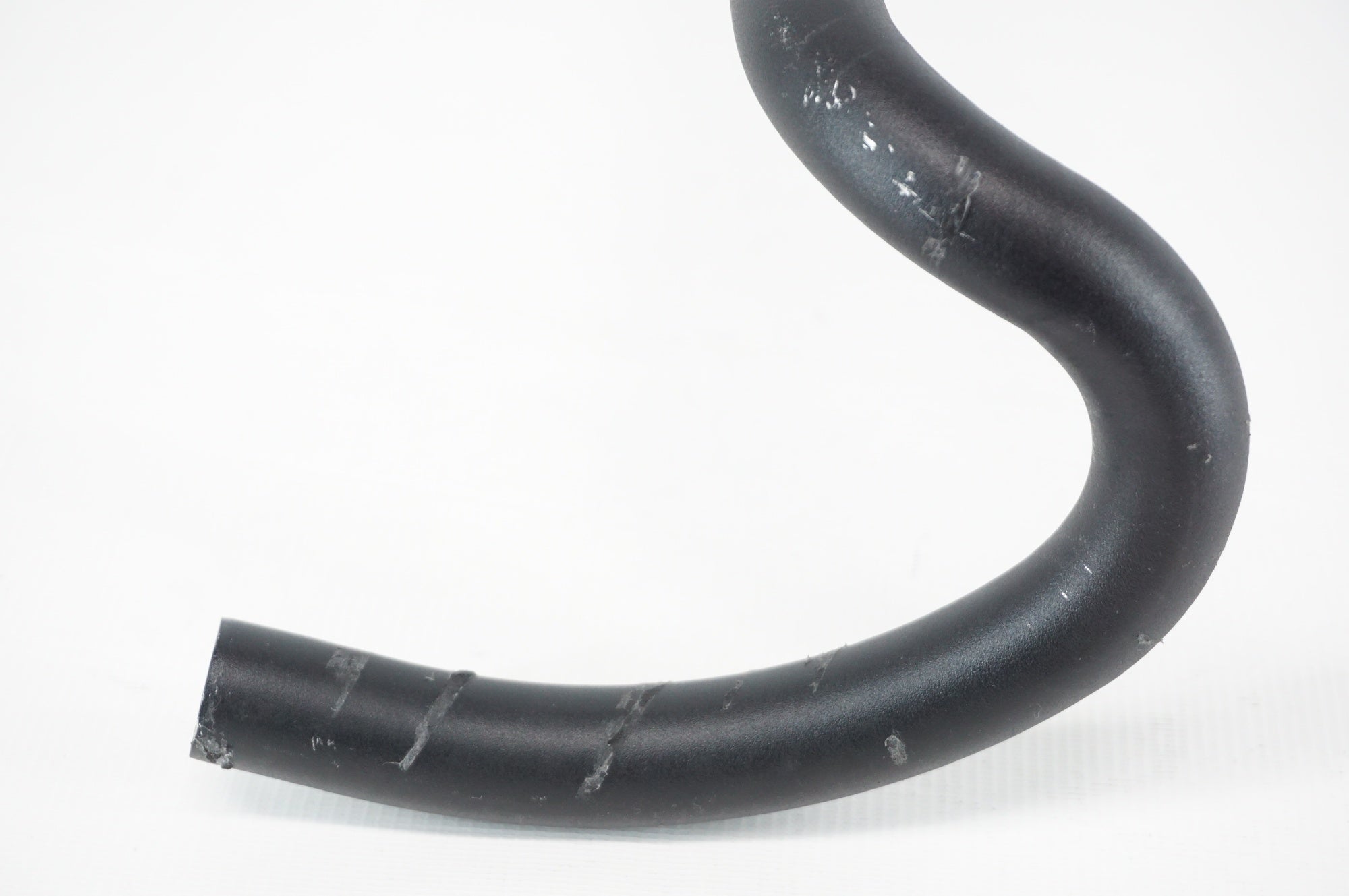 TNI 「ティーエヌアイ」 ERGONOMIC SHALLOW Φ31.8 400mm  ハンドル / 阪急塚口店