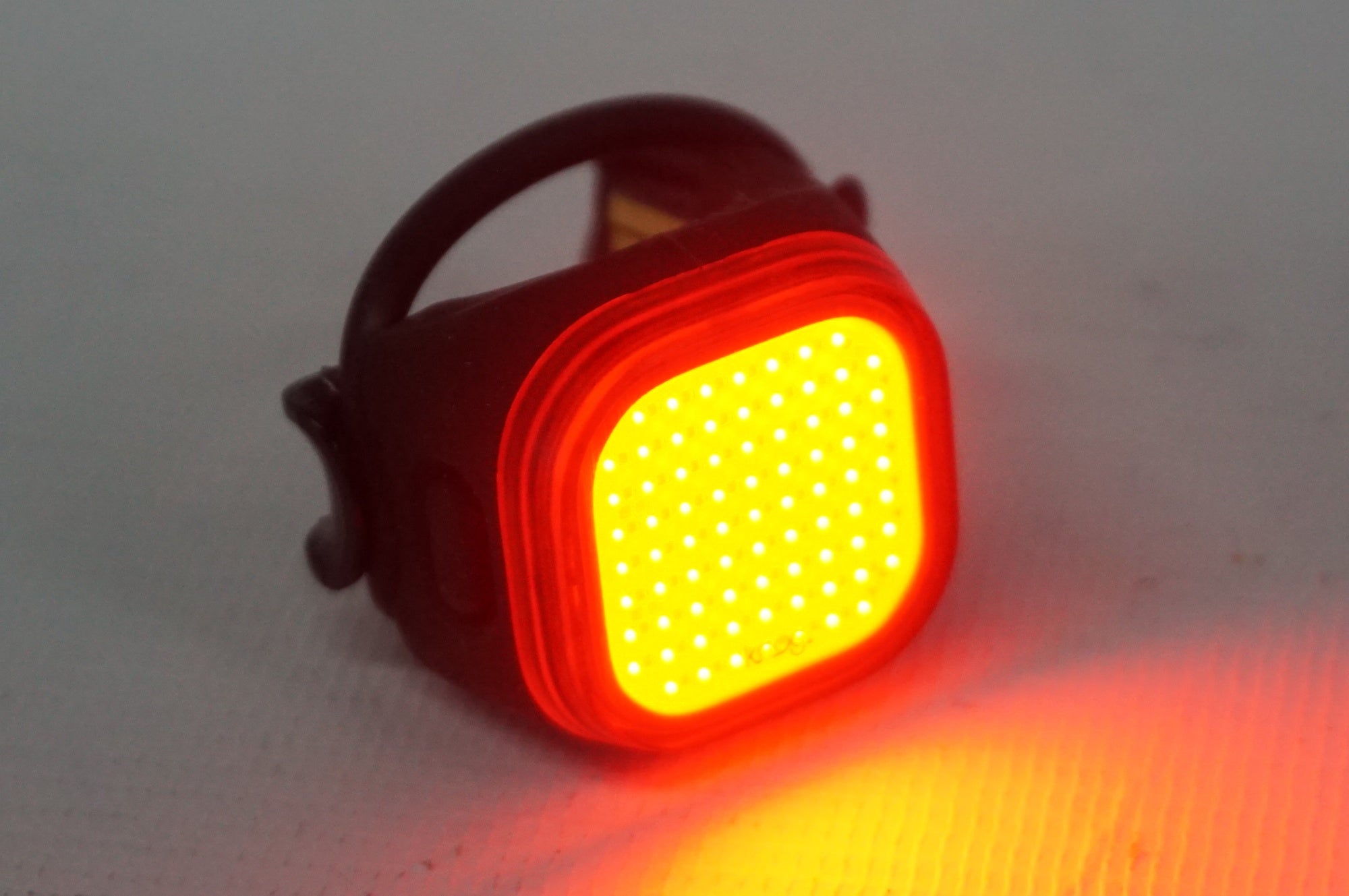 KNOG 「ノグ」 BLINDER MINI リアライト / 阪急塚口店