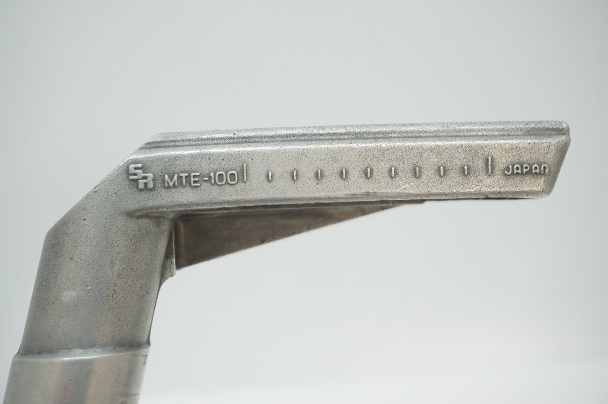 SAKAE 「サカエ」 MTE100 φ27.0 230mm シートポスト / 福岡店