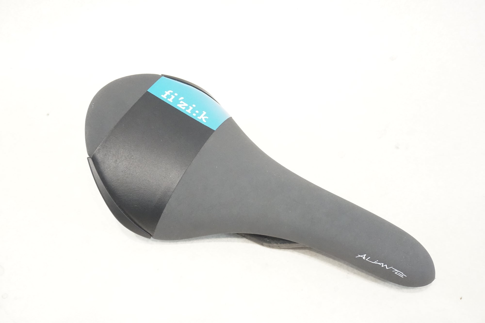 FIZIK 「フィジーク」 ALIANTE R3 カーボンレール サドル / 横浜戸塚店