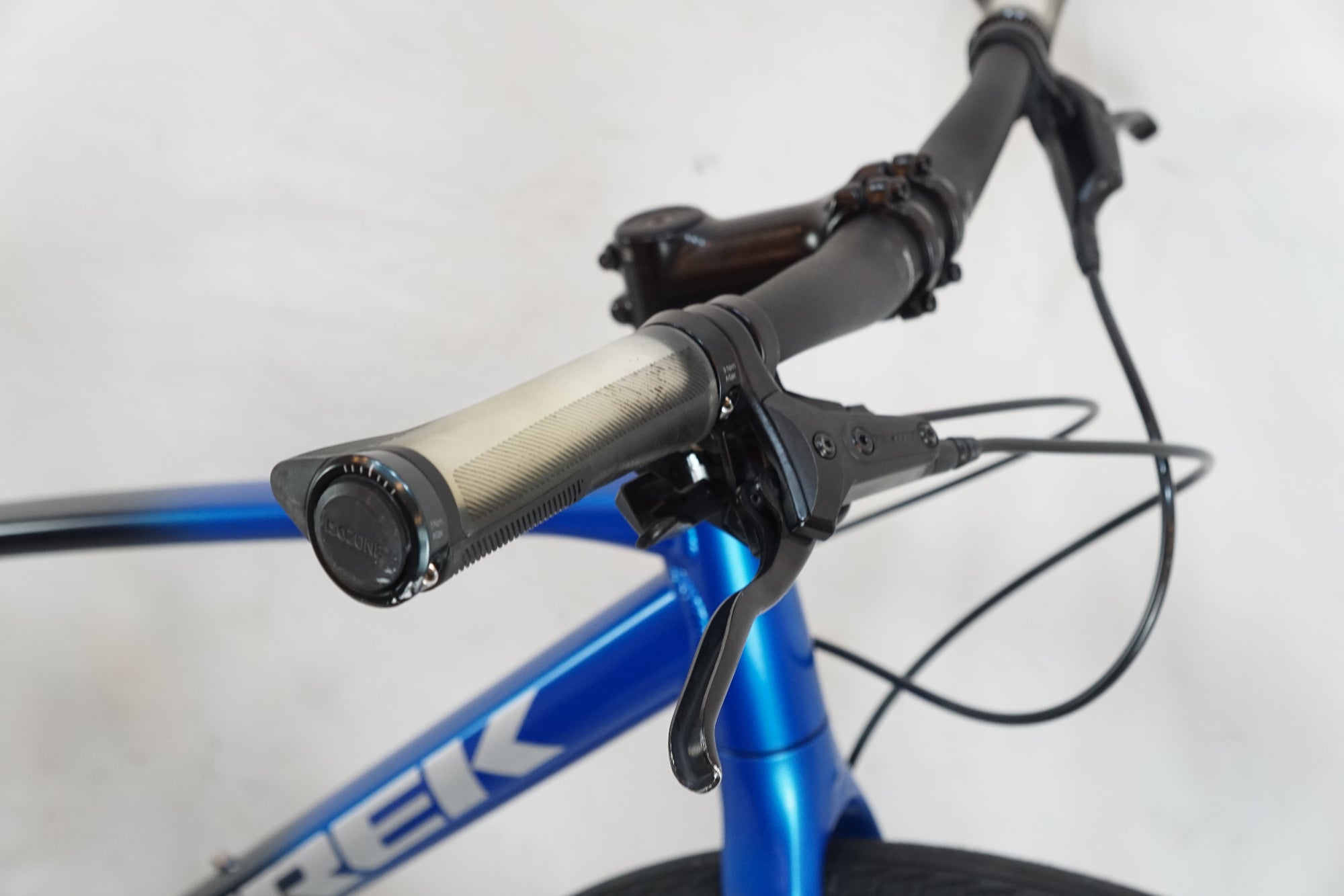 TREK 「トレック」  FX 3 DISC GEN3 2023年モデル クロスバイク / バイチャリ浦和ベー
