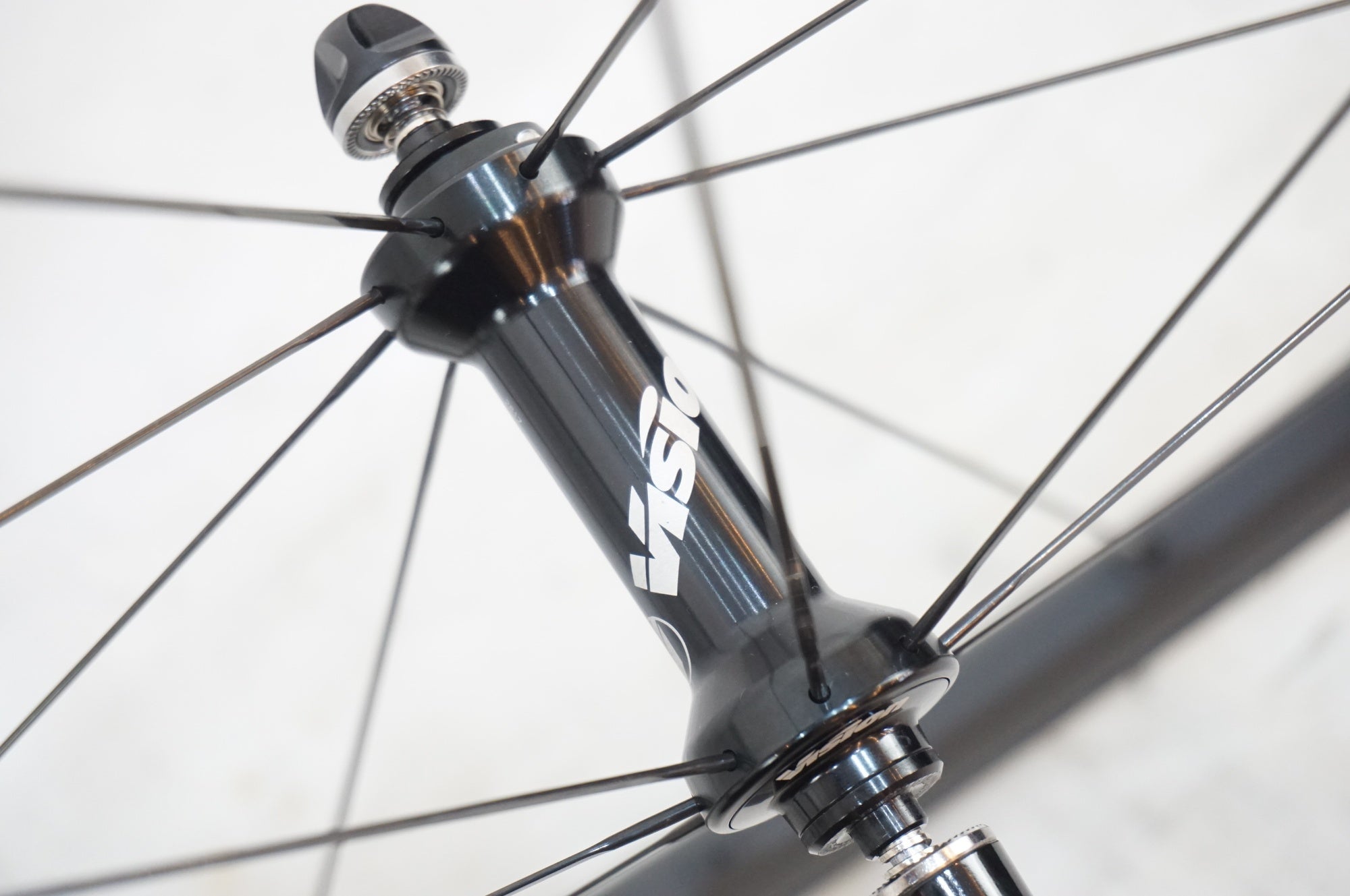 VISION 「ヴィジョン」 TRIMAX 30KB SHIMANO / SRAM 11S ホイール