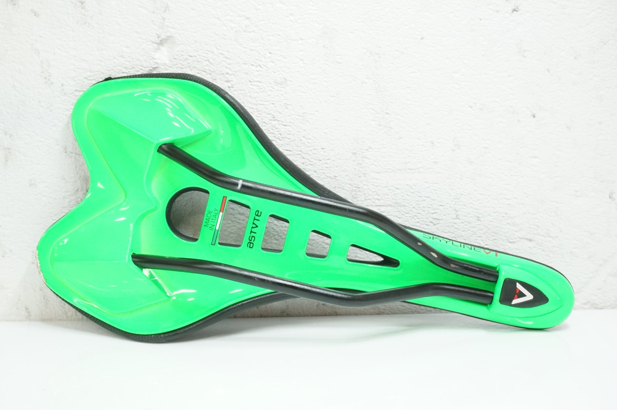 ASTUTE 「アスチュート」 SKYLINE サドル / 大宮店 ｜ バイチャリ公式