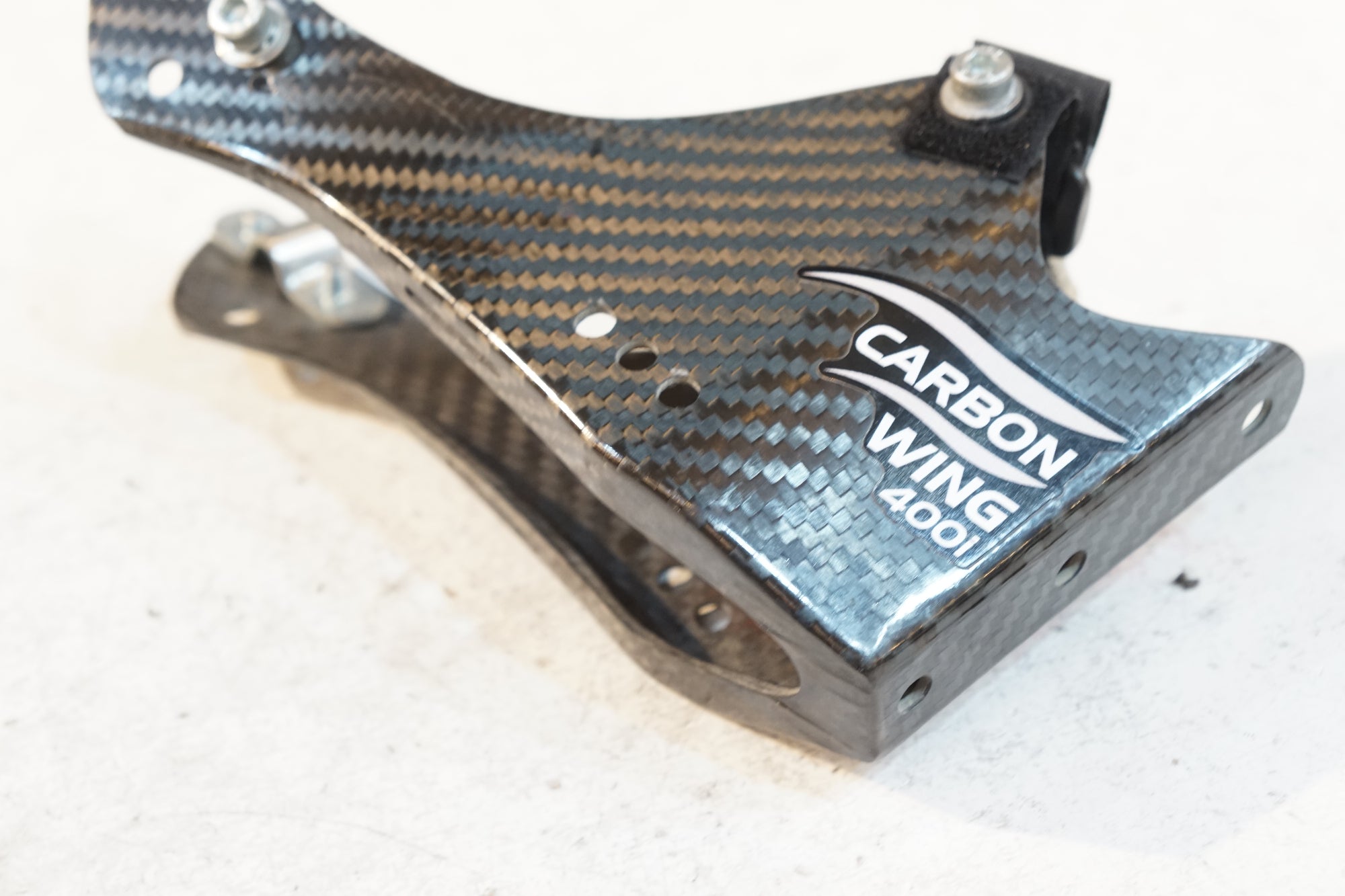 XLAB 「エックスラボ」 CARBON WING 400I ボトルケージ / バイチャリ