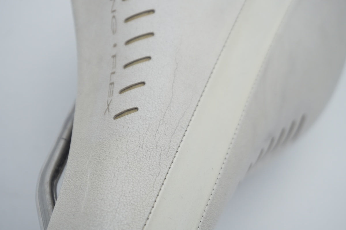 FIZIK 「フィジーク」 ARIONE WING FLEX サドル / 滋賀大津店