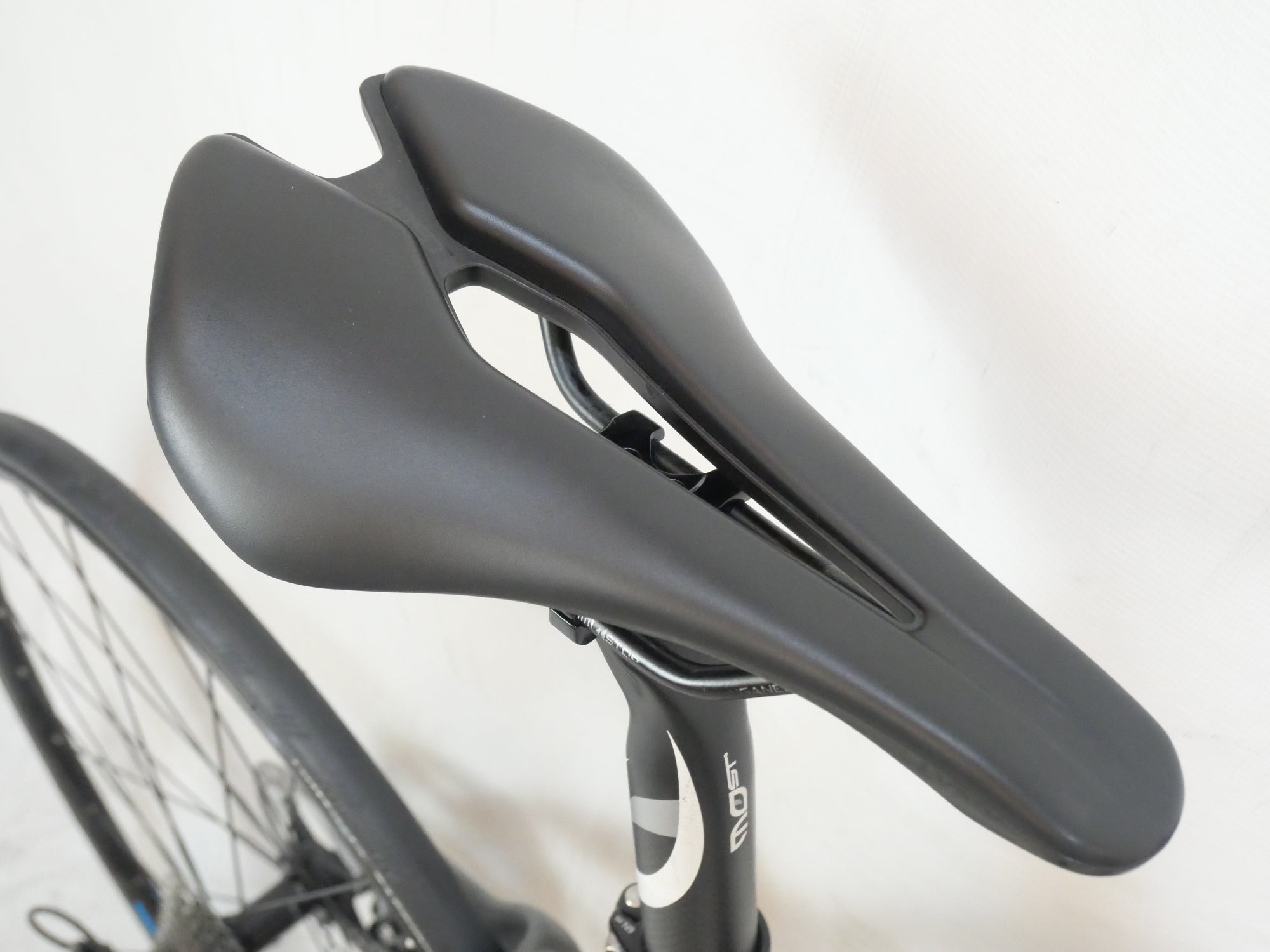 PINARELLO 「ピナレロ」 RAZHA DISK 105 2022年モデル ロードバイク / バイチャリ浦和ベース