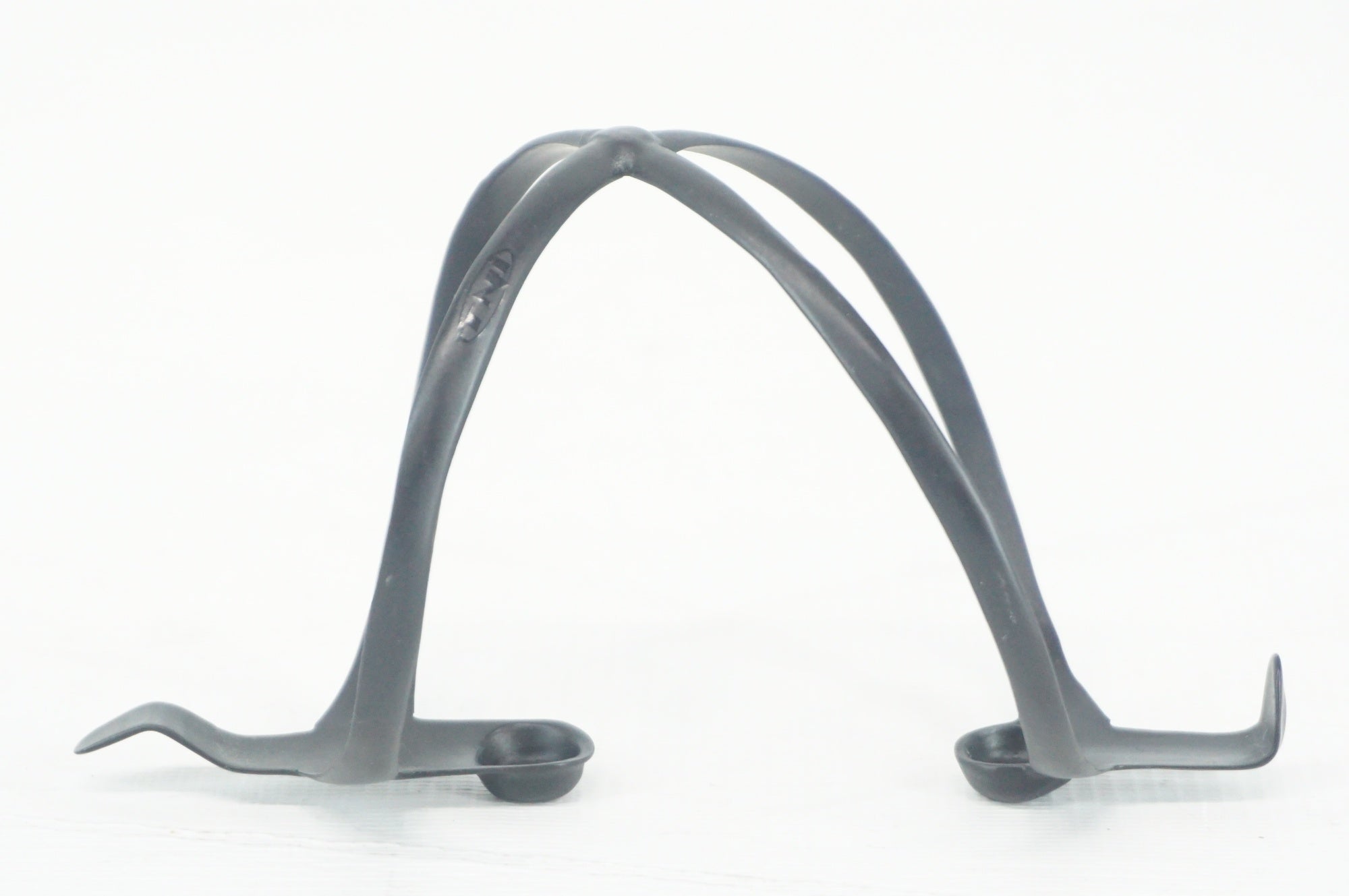 TNI 「ティーエヌアイ」 カーボンボトルケージ / 阪急塚口店