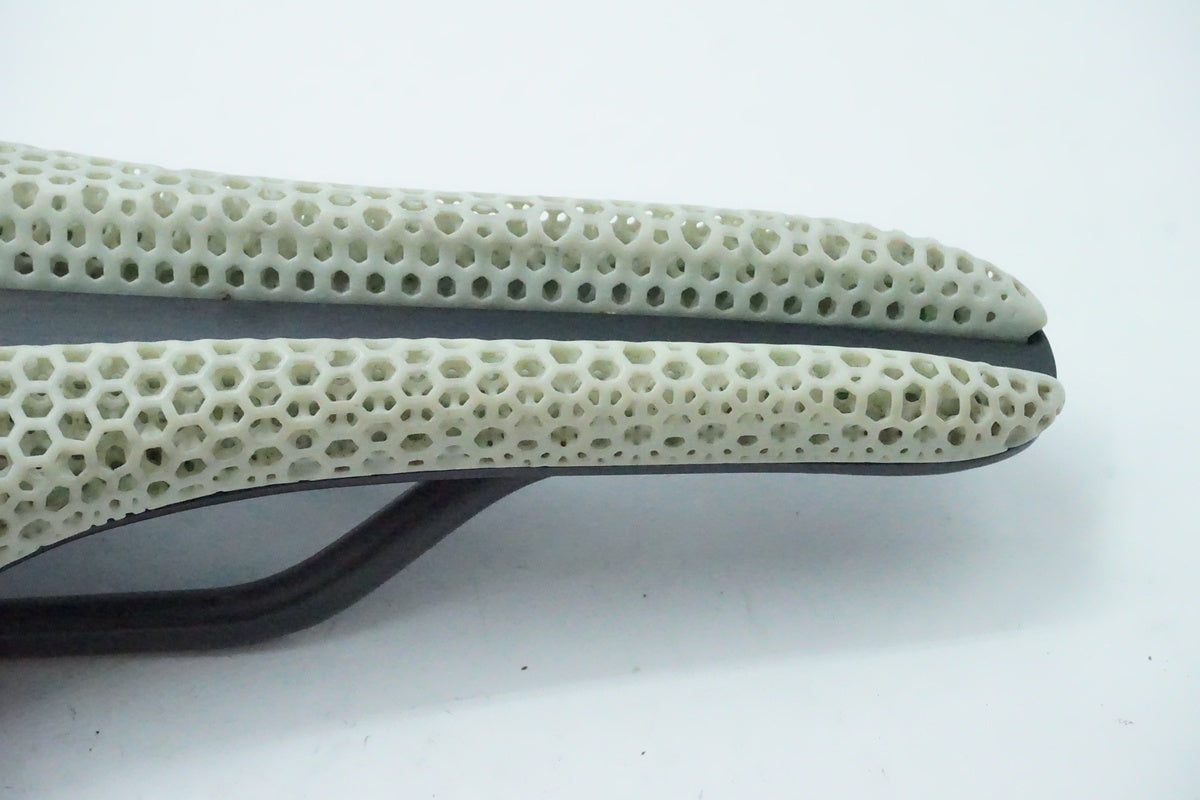 FIZIK「フィジーク」 ANTARES VERSUS EVO ADAPTIVE サドル/ 京都西院店