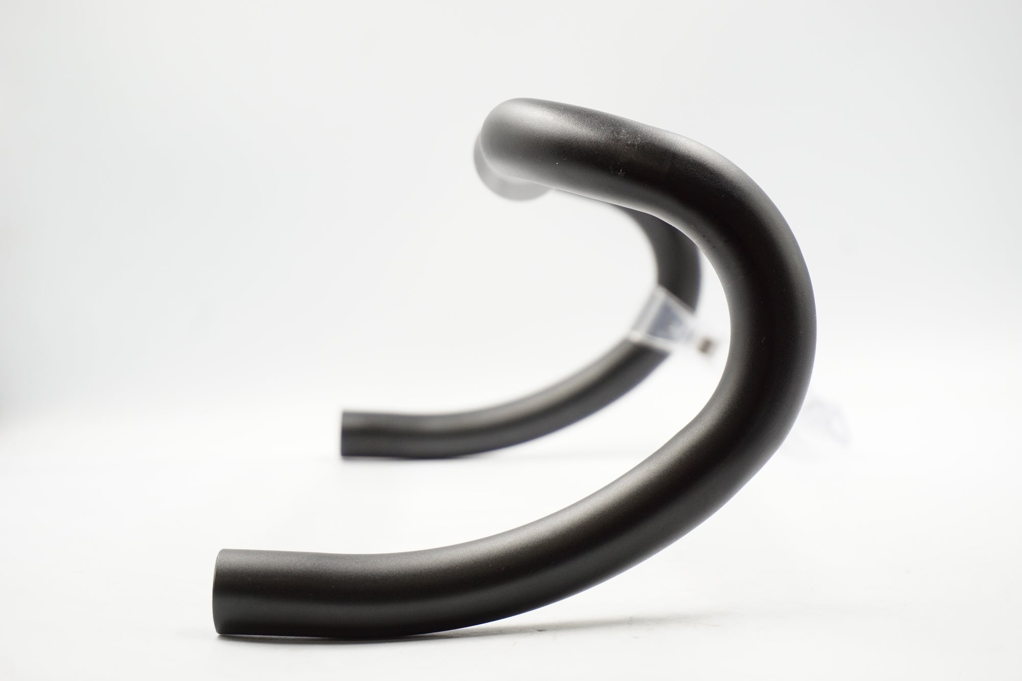 GIANT 「ジャイアント」 CONTACT Φ31.8 400mm ハンドル / 奈良店