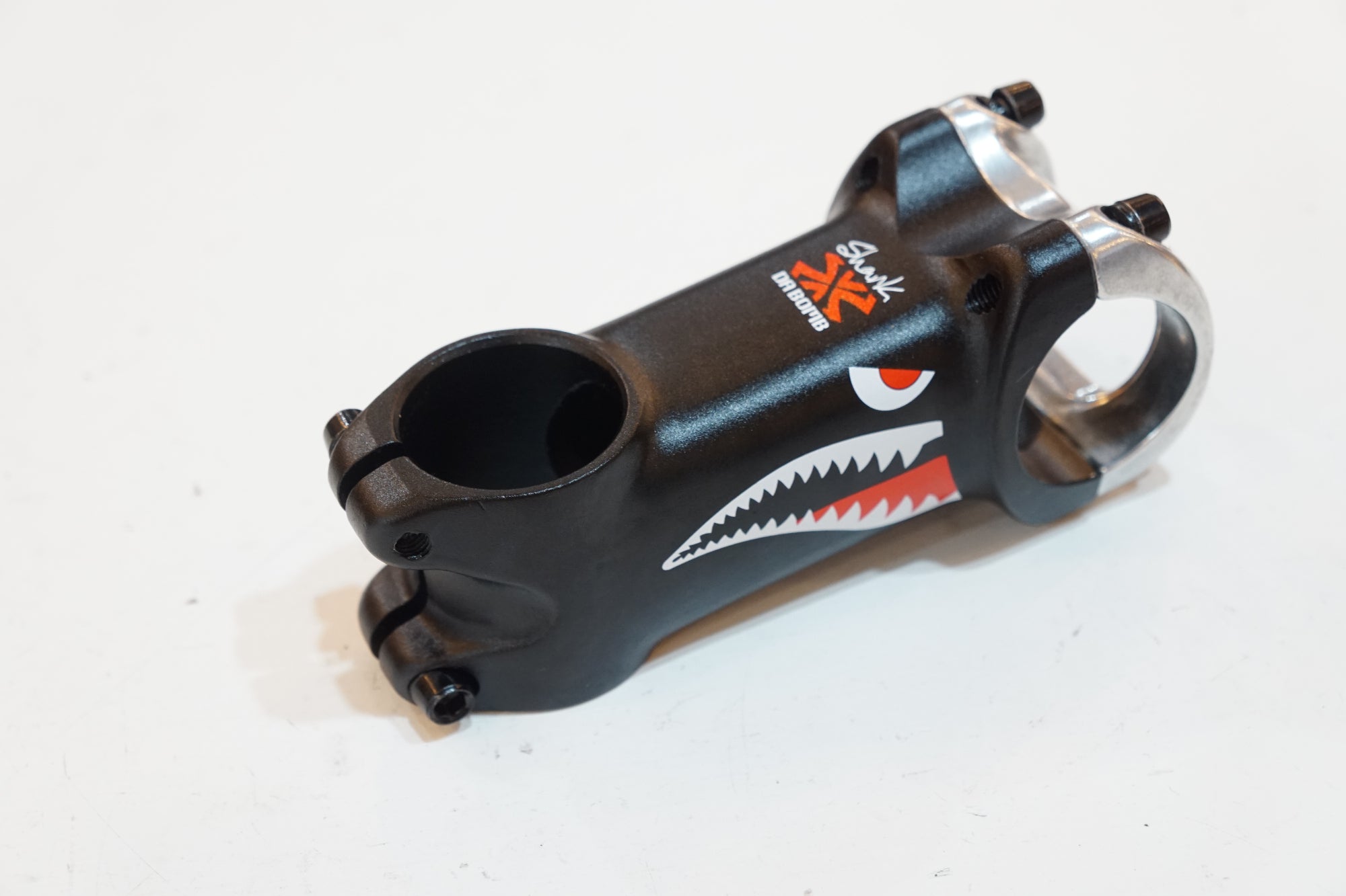 DA BOMB 「ダ ボム」 シャーク φ31.8 70mm ステム / バイチャリ浦和ベース