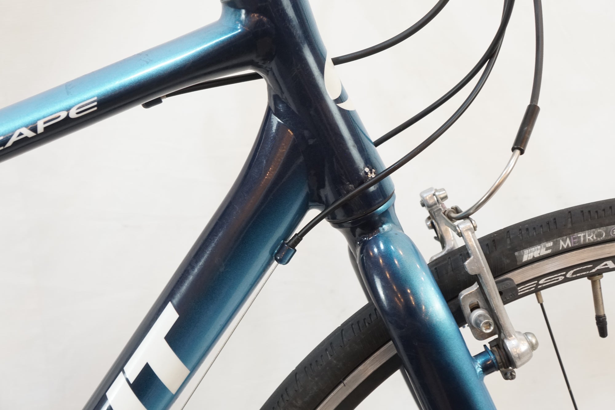 GIANT 「ジャイアント」 ESCAPE R3 2015年モデル クロスバイク / バイチャリ浦和ベース