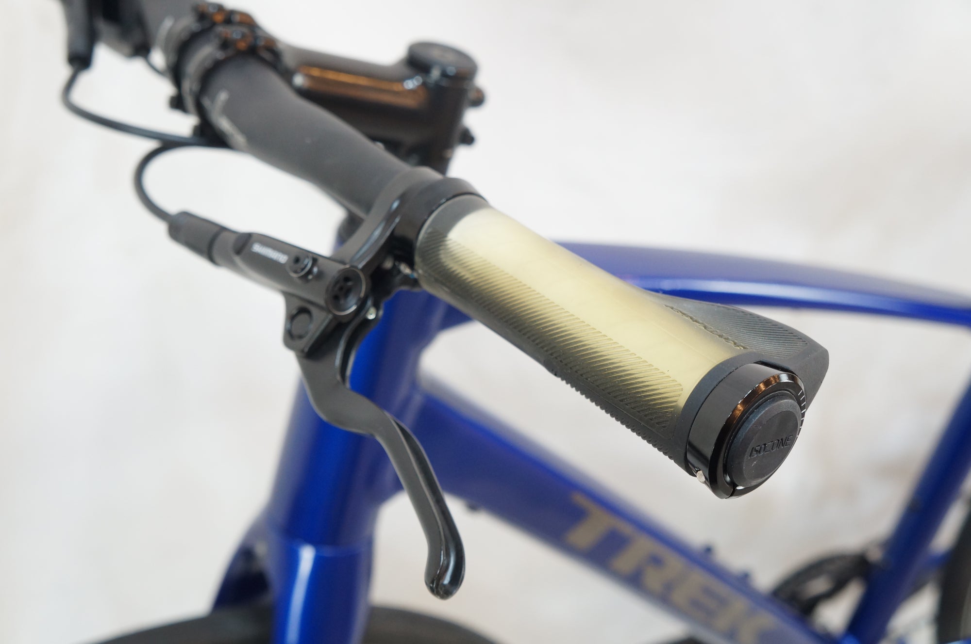 TREK 「トレック」 FX3 GEN4 DISC 2024年モデル クロスバイク