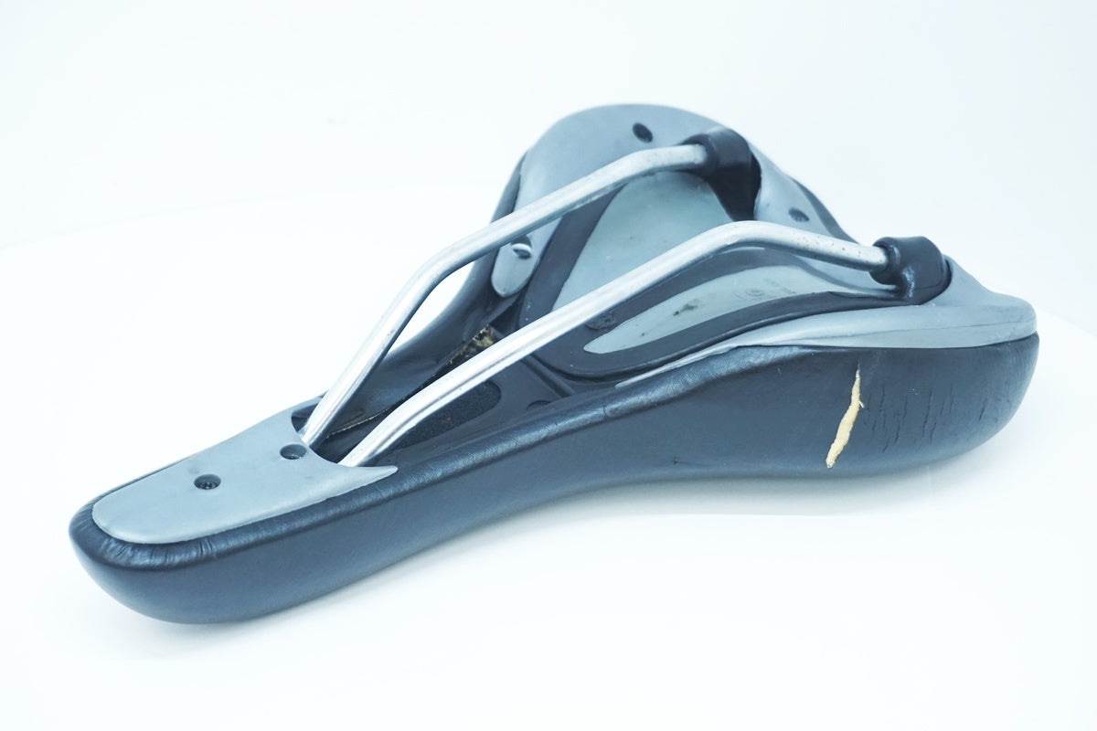 VELO 「ベロ」 サドル / 大阪美原北インター店