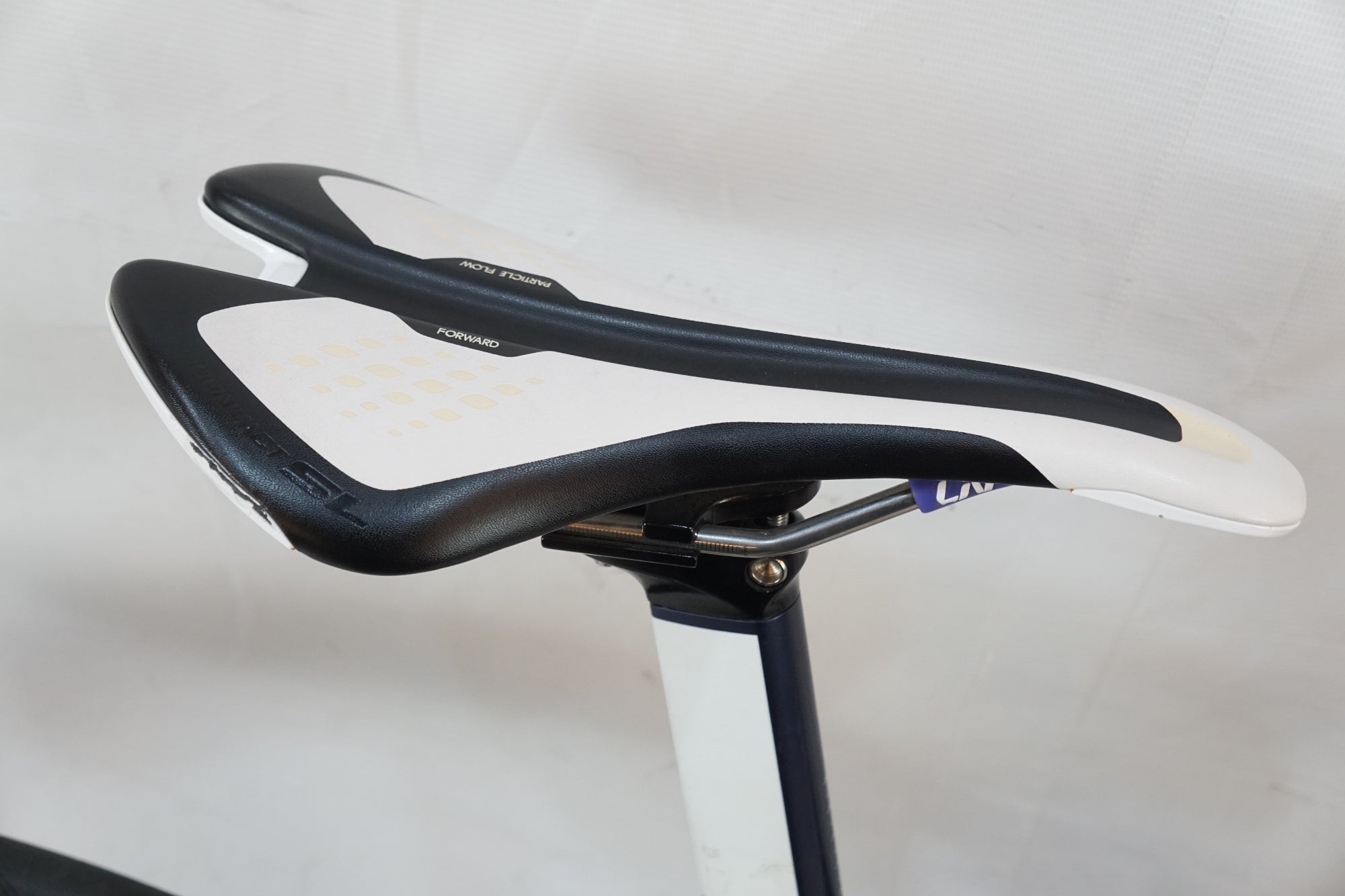 GIANT 「ジャイアント」 LIV ENVIE ADVANCED 2 2017年モデル