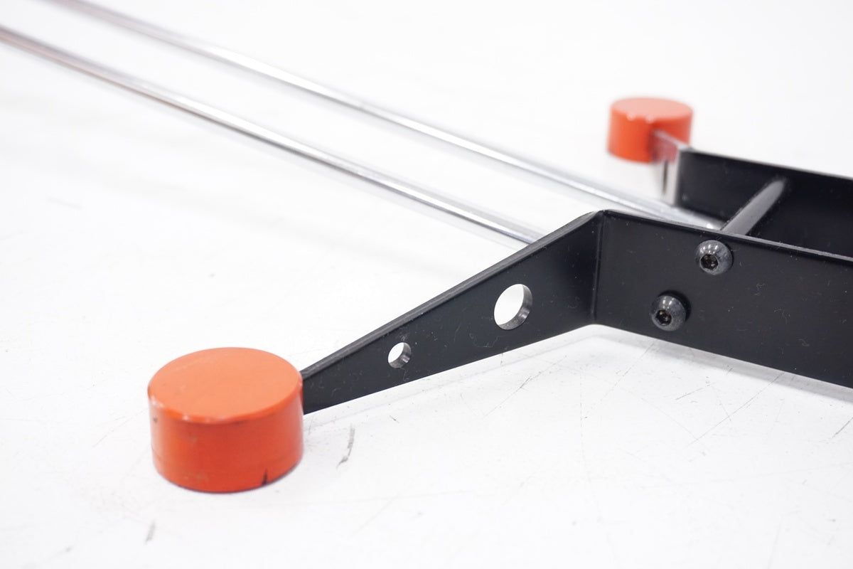 iWA「イワ」 1 ディスプレイスタンド / 浜松店