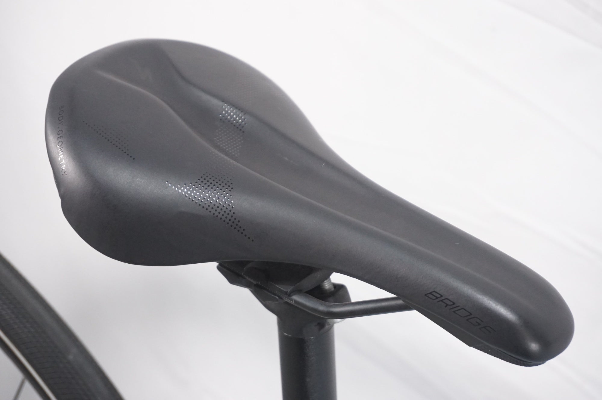 SPECIALIZED 「スペシャライズド」 SIRRUS 2.0 DISC 2022年モデル