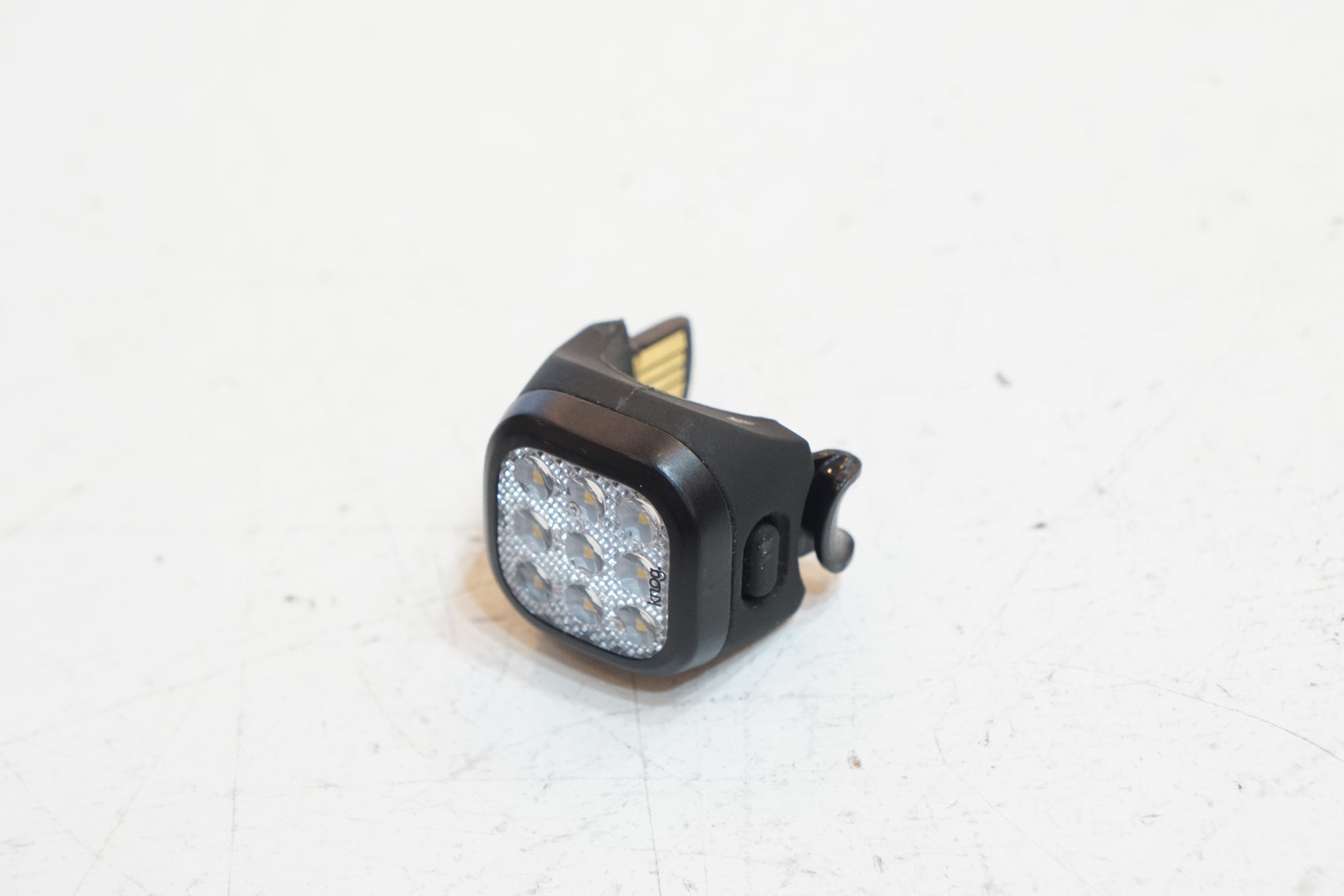 KNOG 「ノグ」 BLINDER MINI NINER フロントライト / バイチャリ浦和ベース