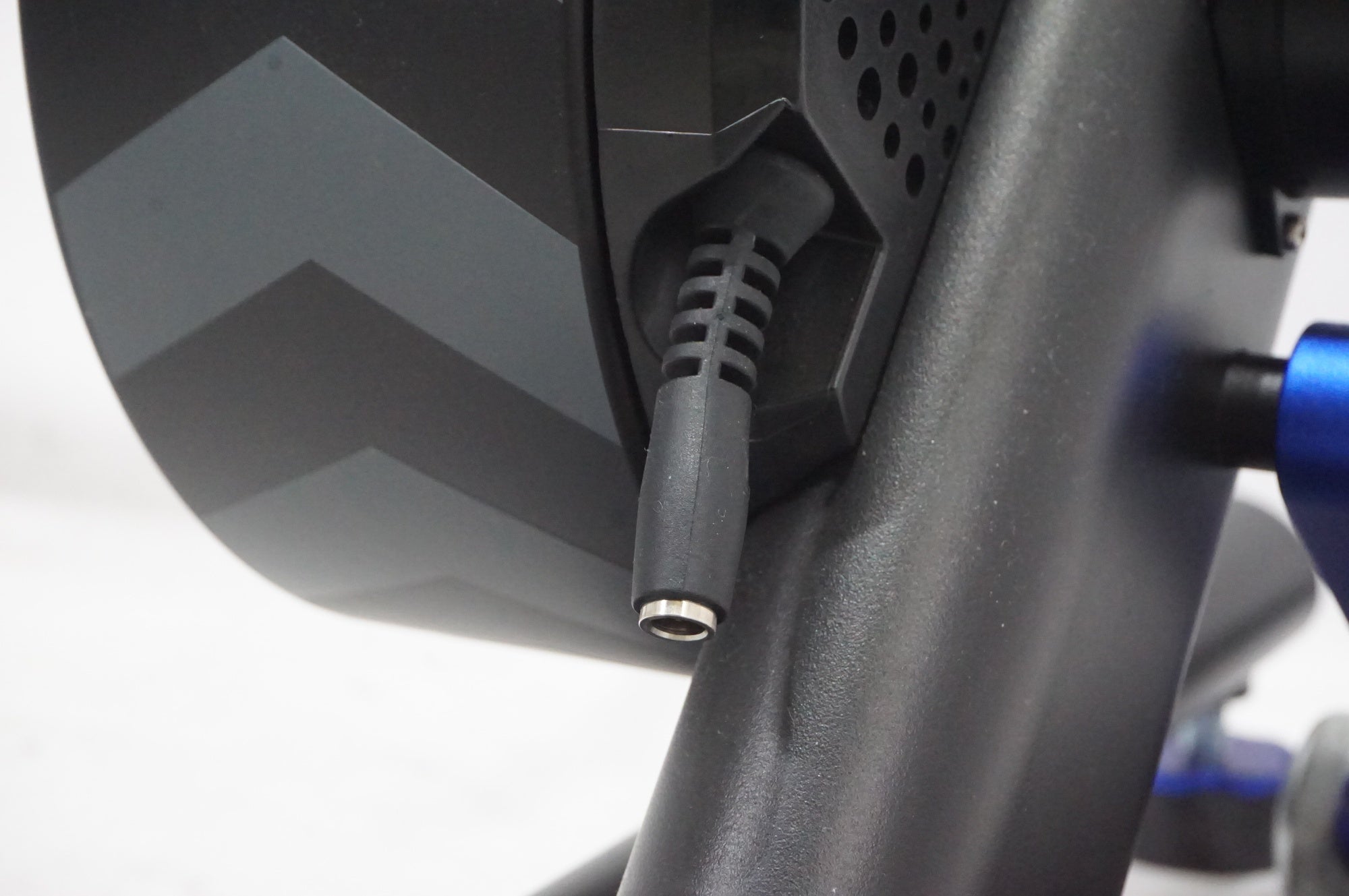 WAHOO 「ワフー」 KICKR V4 WF113 スマートトレーナー / AKIBA店