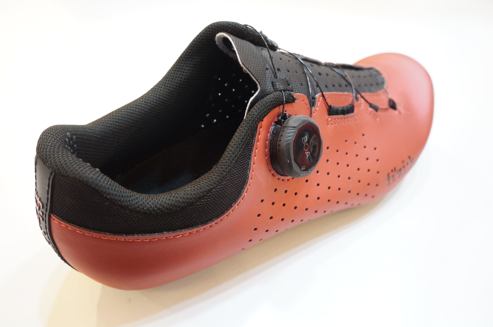 FIZIK 「フィジーク」 VENTO OMNA 25.7mm シューズ / バイチャリ浦和ベース