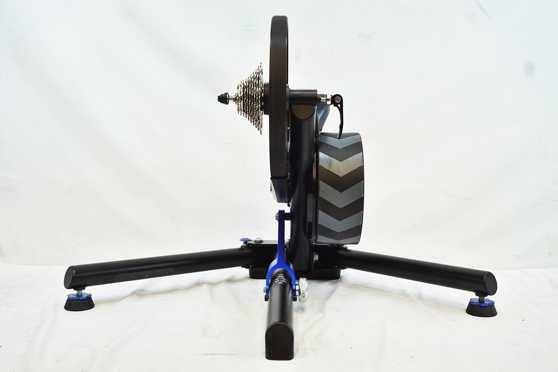 Wahoo KICKR スマートバイクトレーナー WF113 V4 WAHOO 「ワフー」 KICKR V4 WF113 スマートトレーナー / 有明ガーデン