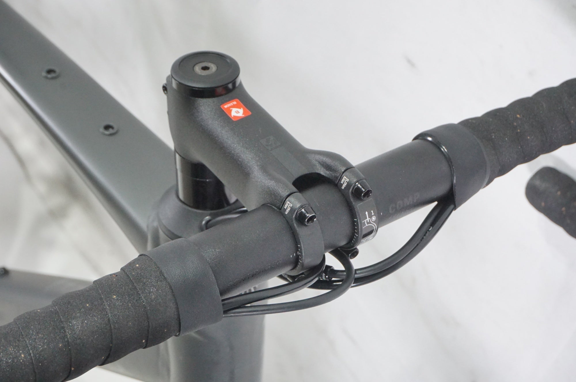 TREK 「トレック」 DOMANE AL 2 GEN 4 2025年モデル ロード