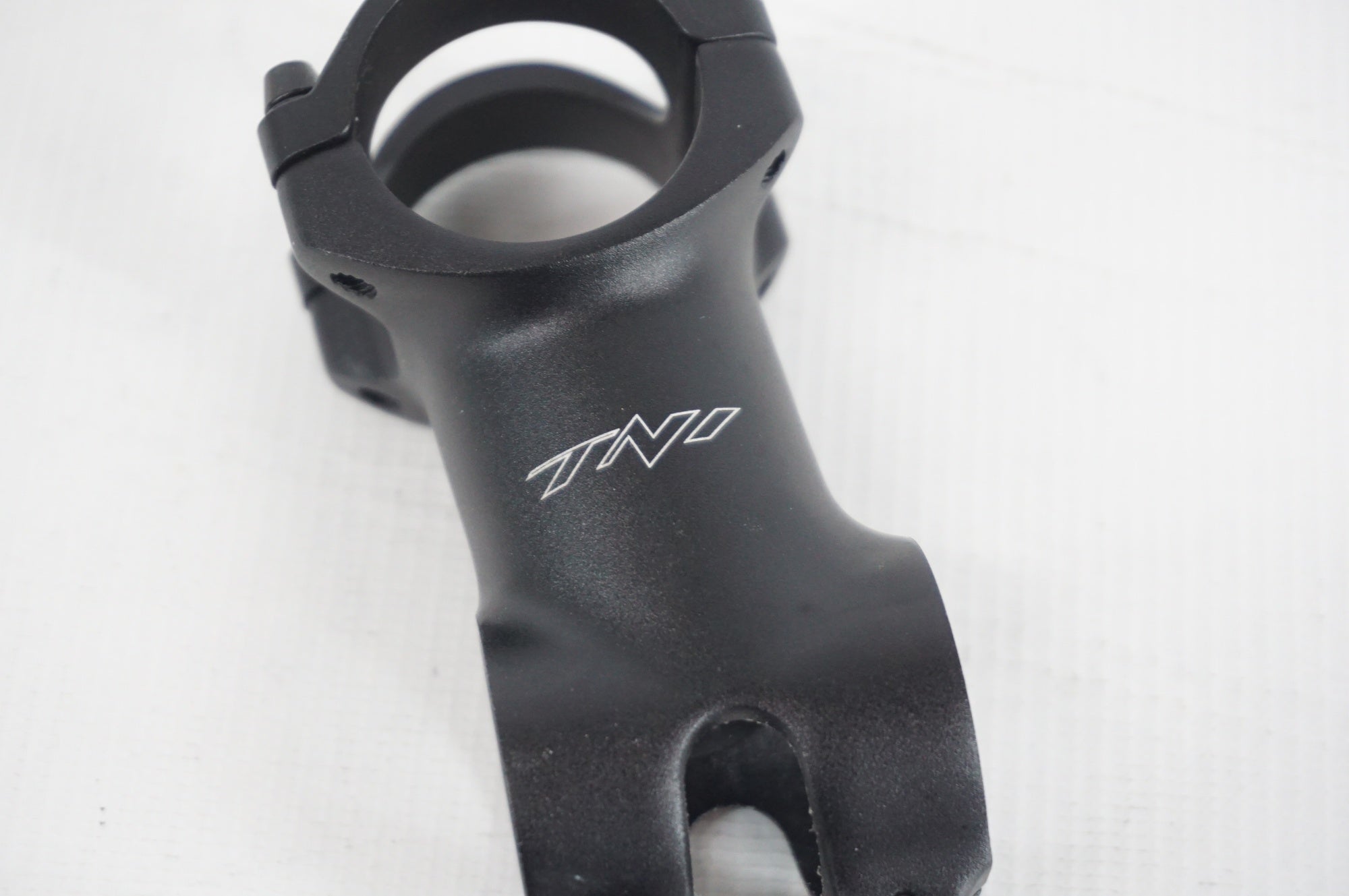 TNI 「ティーエヌアイ」 HELIUM 17 Φ31.8 60mm ステム / 阪急塚口店