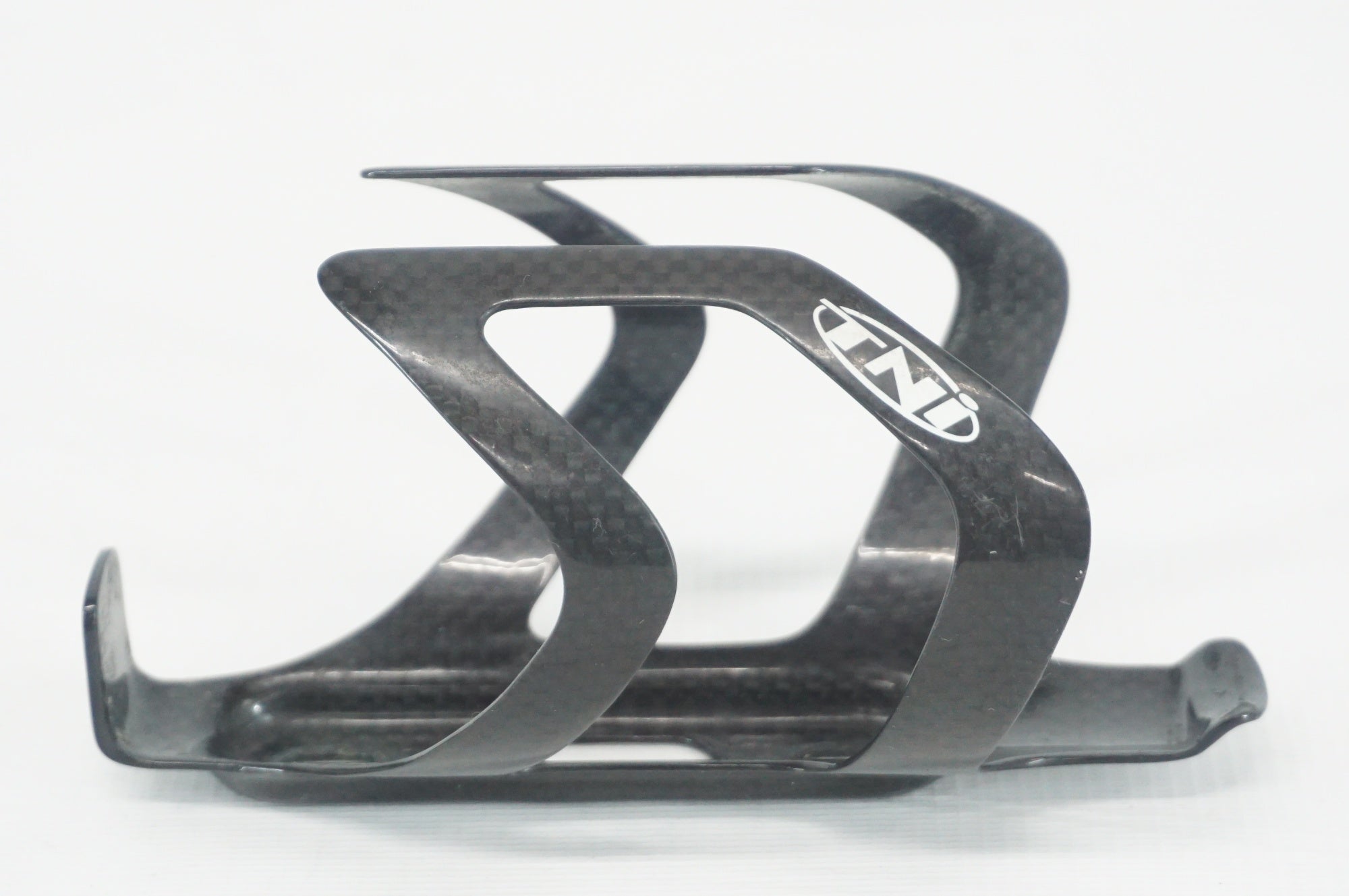 TNI 「ティーエヌアイ」 カーボンボトルケージ / 阪急塚口店