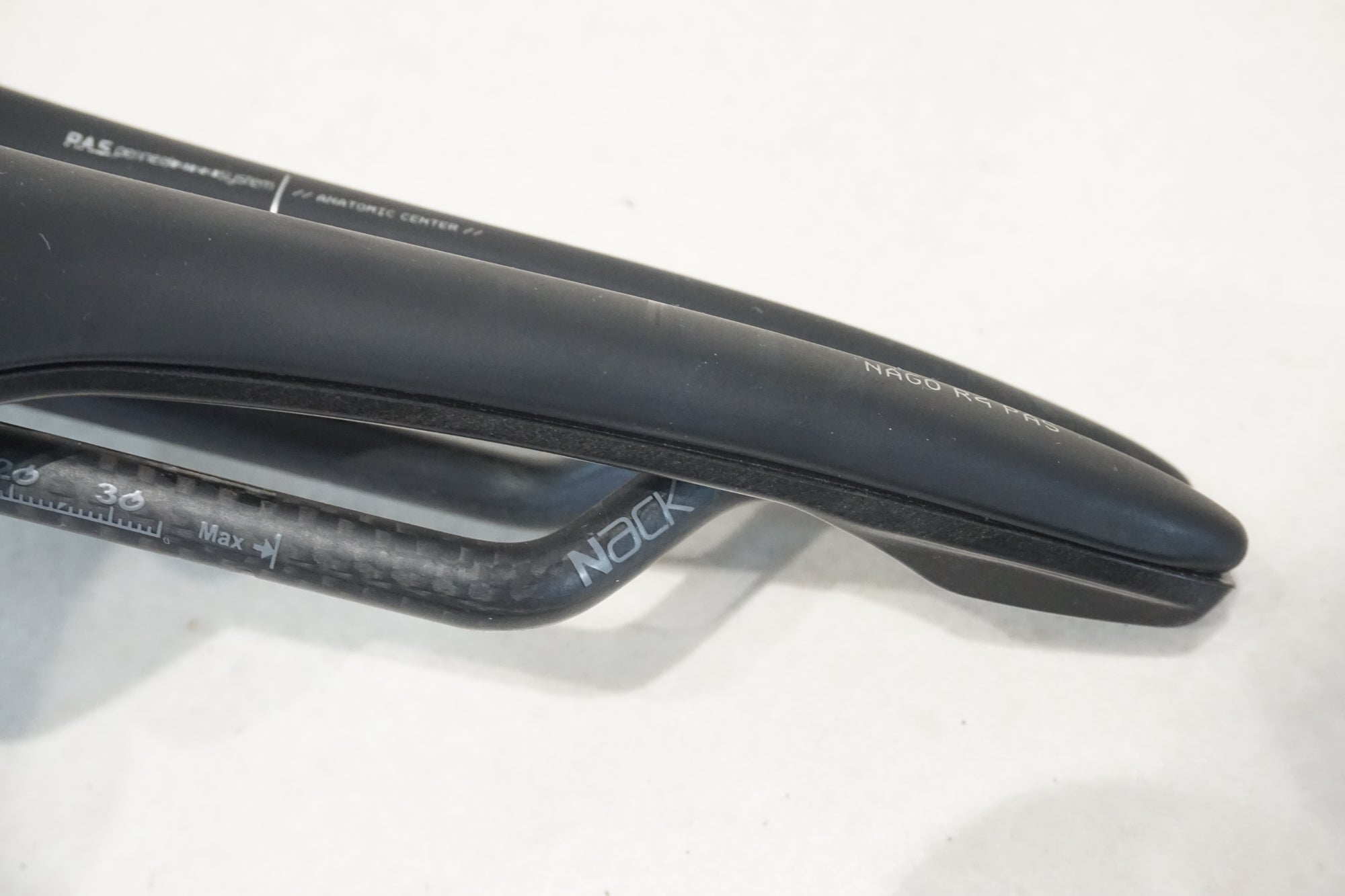 Prologo Nago R4 NACK 137 カーボンレールサドル prologo ( プロロゴ ) サドル NAGO R4 NACK ( ナゴ R4 ナック ) ハード