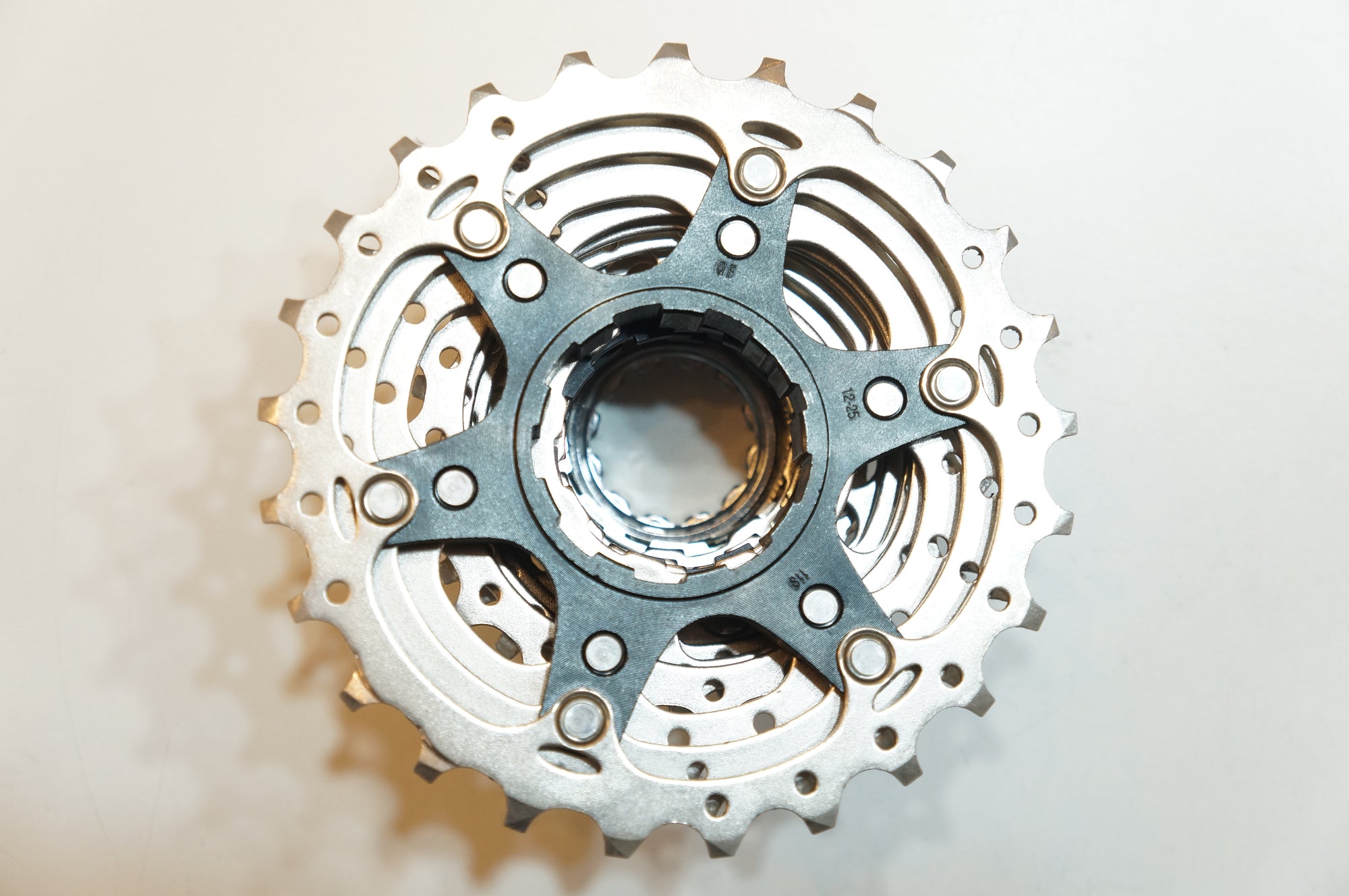 SHIMANO 「シマノ」 105 CS-R7000 12-25T スプロケット / バイチャリ浦和ベース