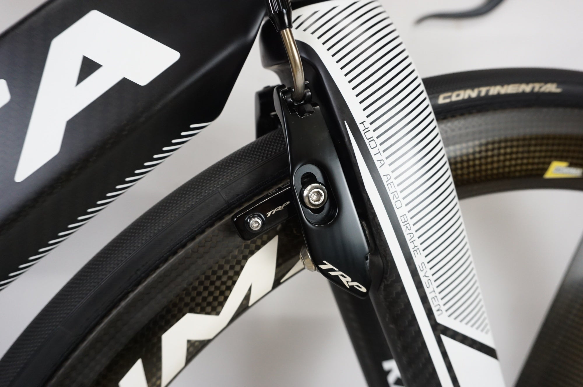 KUOTA 「クオータ」 KALIBUR 2016年モデル ロードバイク / バイチャリ浦和ベース