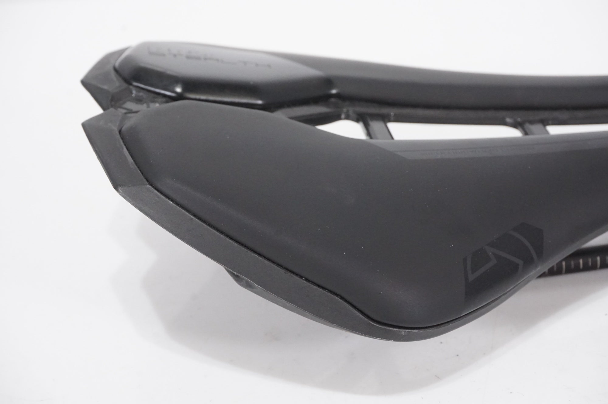 SHIMANO 「シマノ」 PRO STEALTH PERFORMANCE サドル / AKIBA店