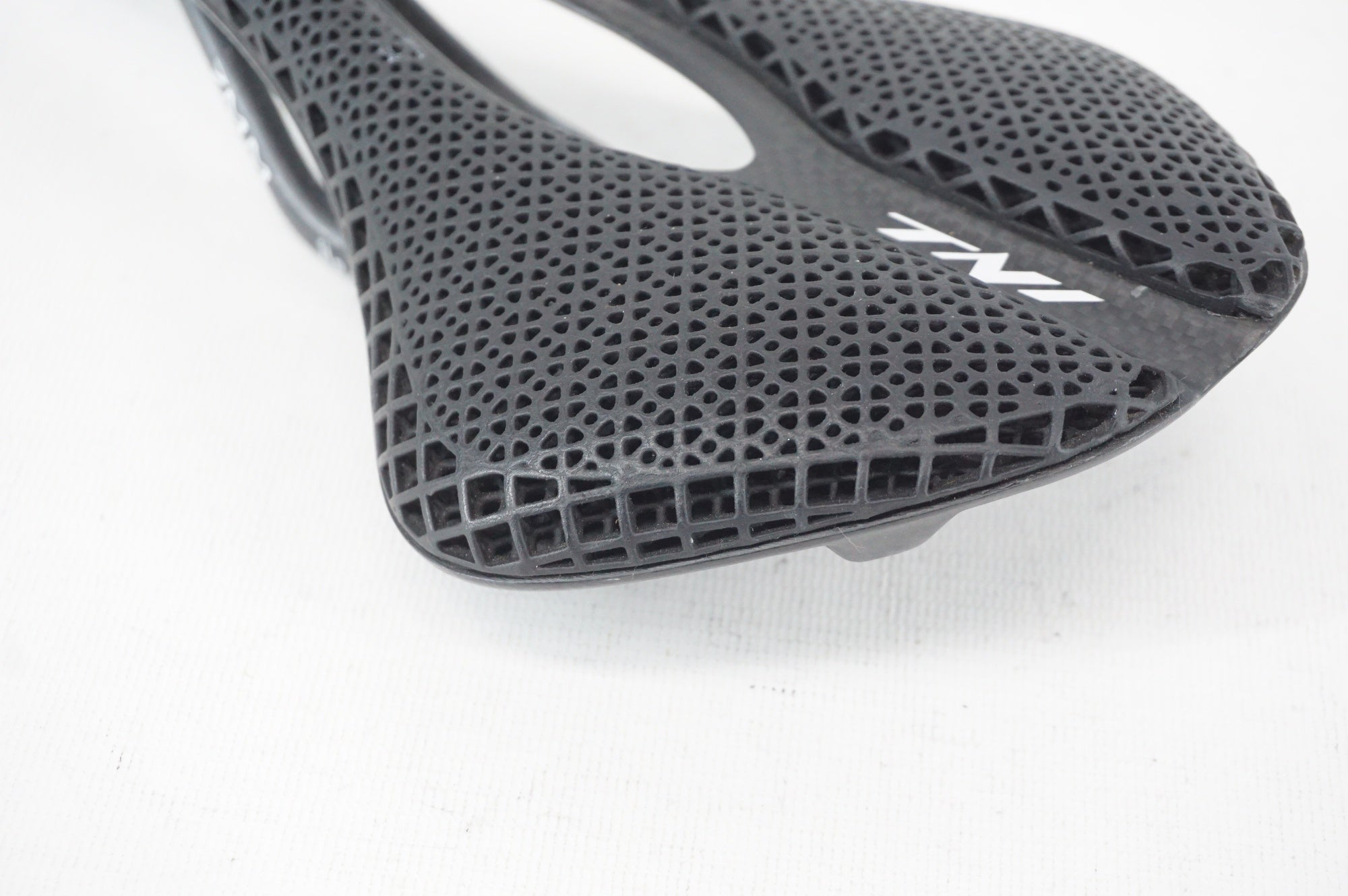 TNI 「ティーエヌアイ」 3D printing II サドル / 阪急塚口店