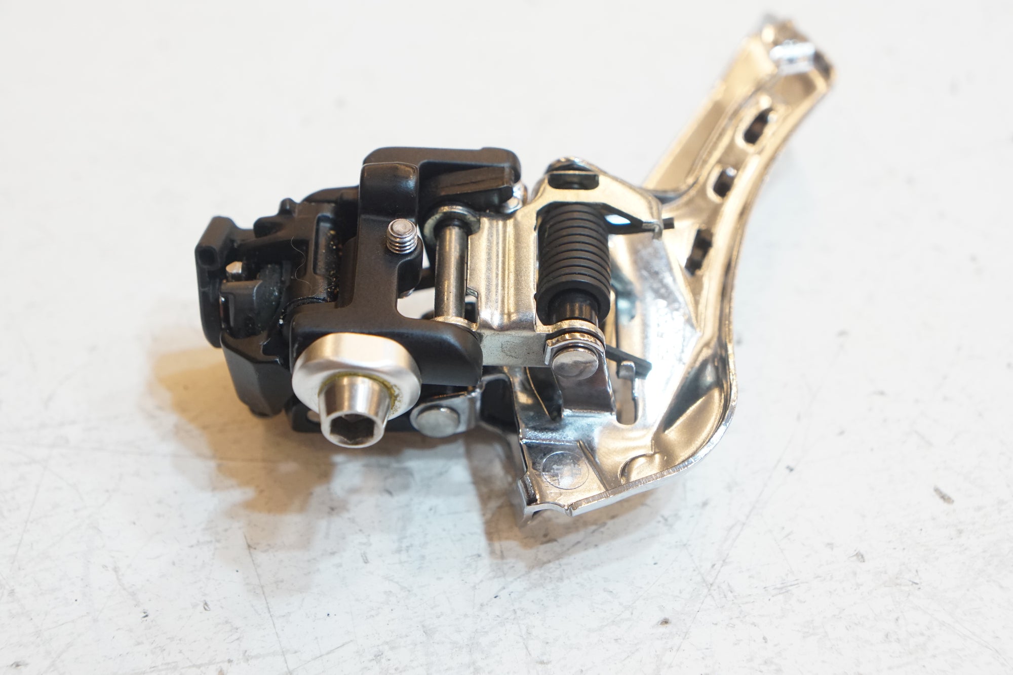 SHIMANO 「シマノ」 105 FD-R7000 フロントディレイラー / バイチャリ浦和ベース