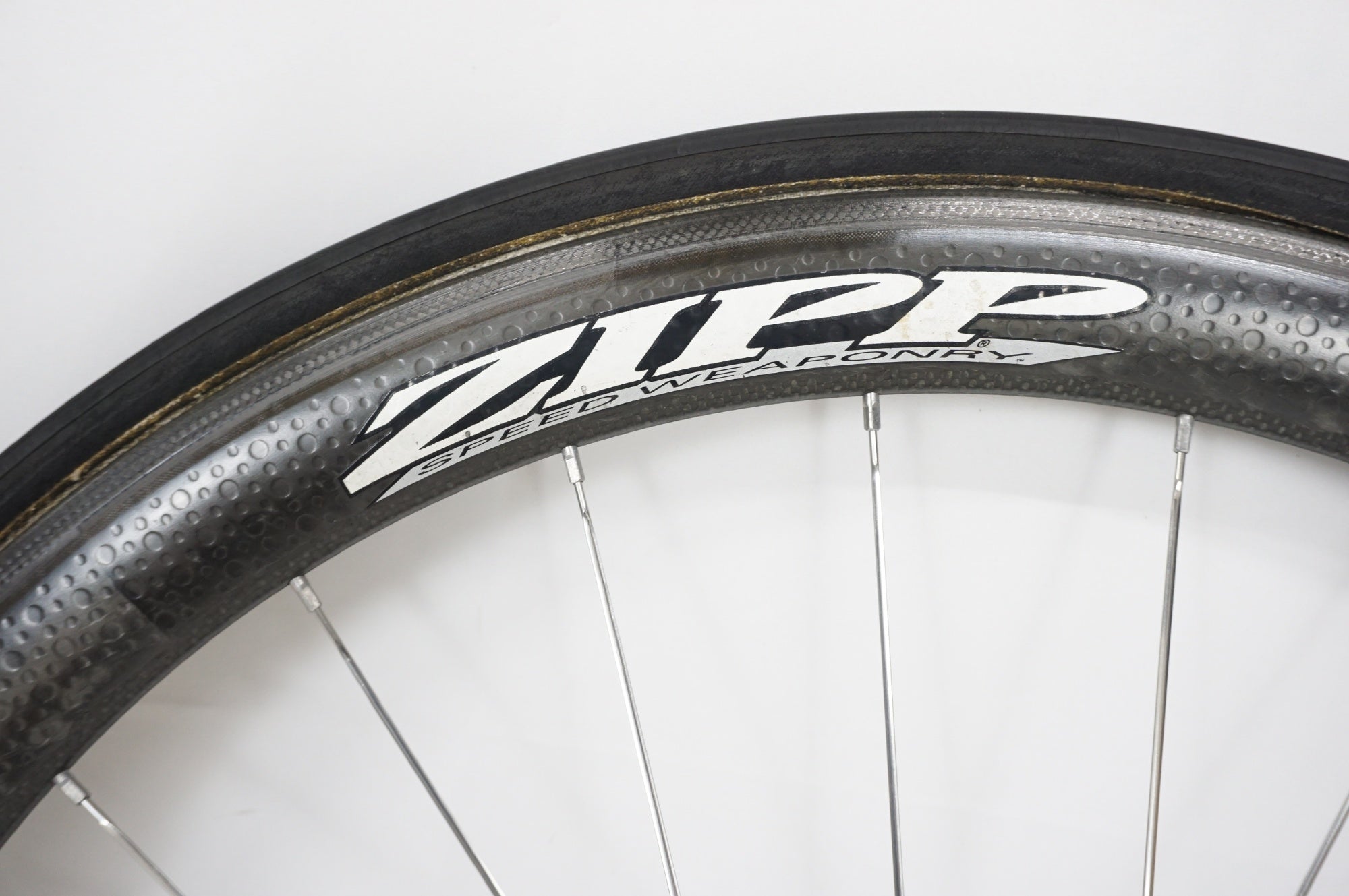 ZIPP 303s ホイールカンパフリー　4分残タイヤ付 商品情報】ZIPP 303S 久々に衝撃を受けたホイール。 | BIKE SHOP