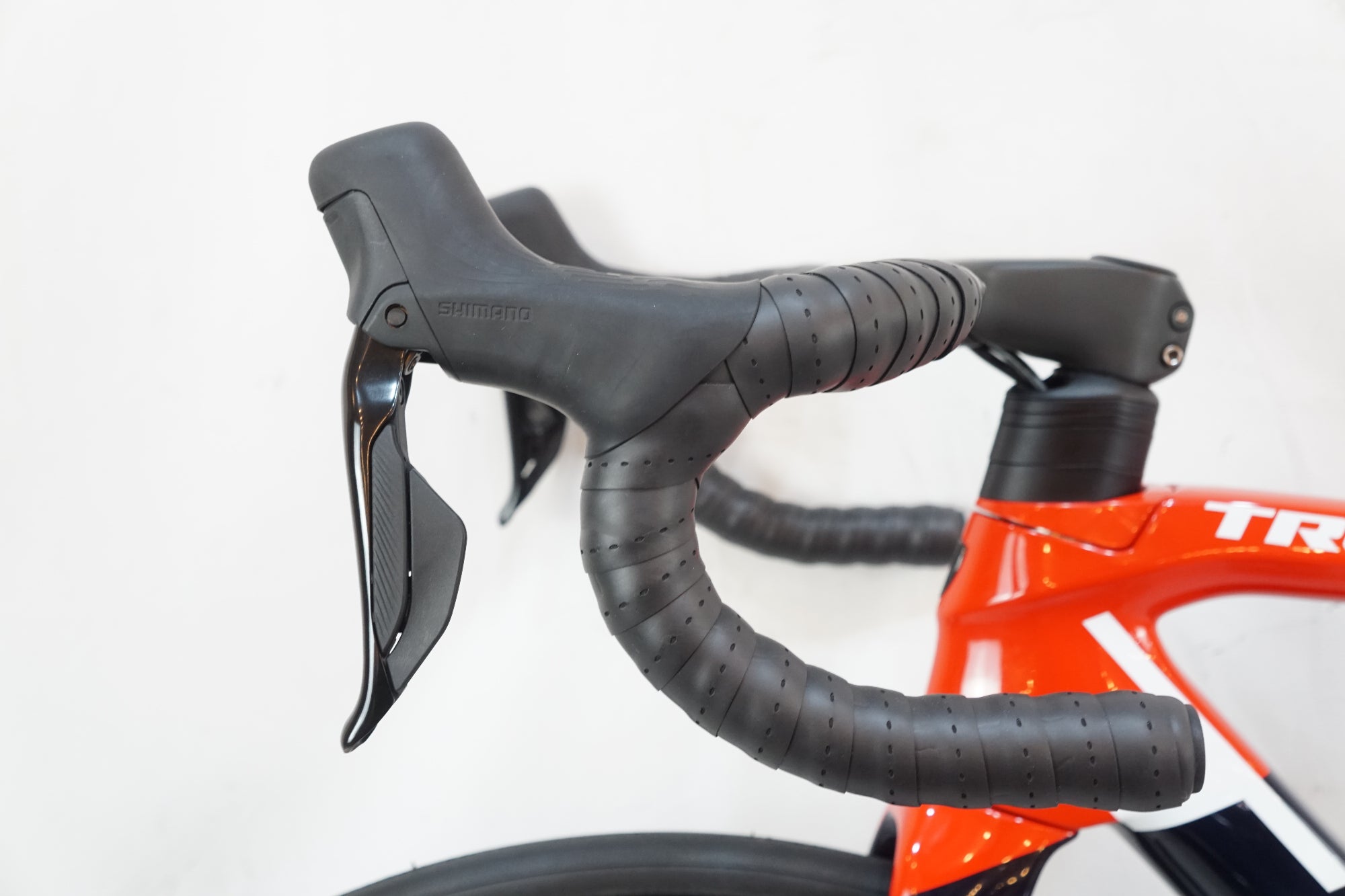 TREK 「トレック」 EMONDA SLR6 2023年モデル ロードバイク