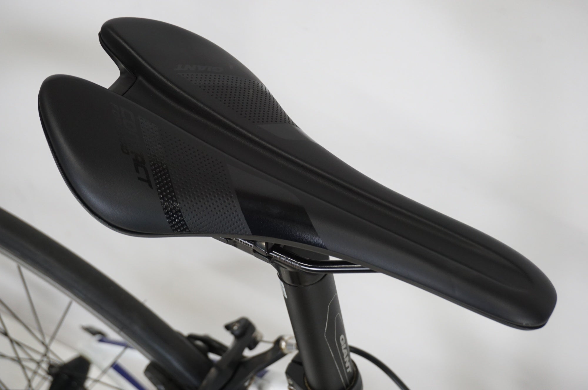 GIANT 「ジャイアント」 DEFY4 2015年モデル ロードバイク