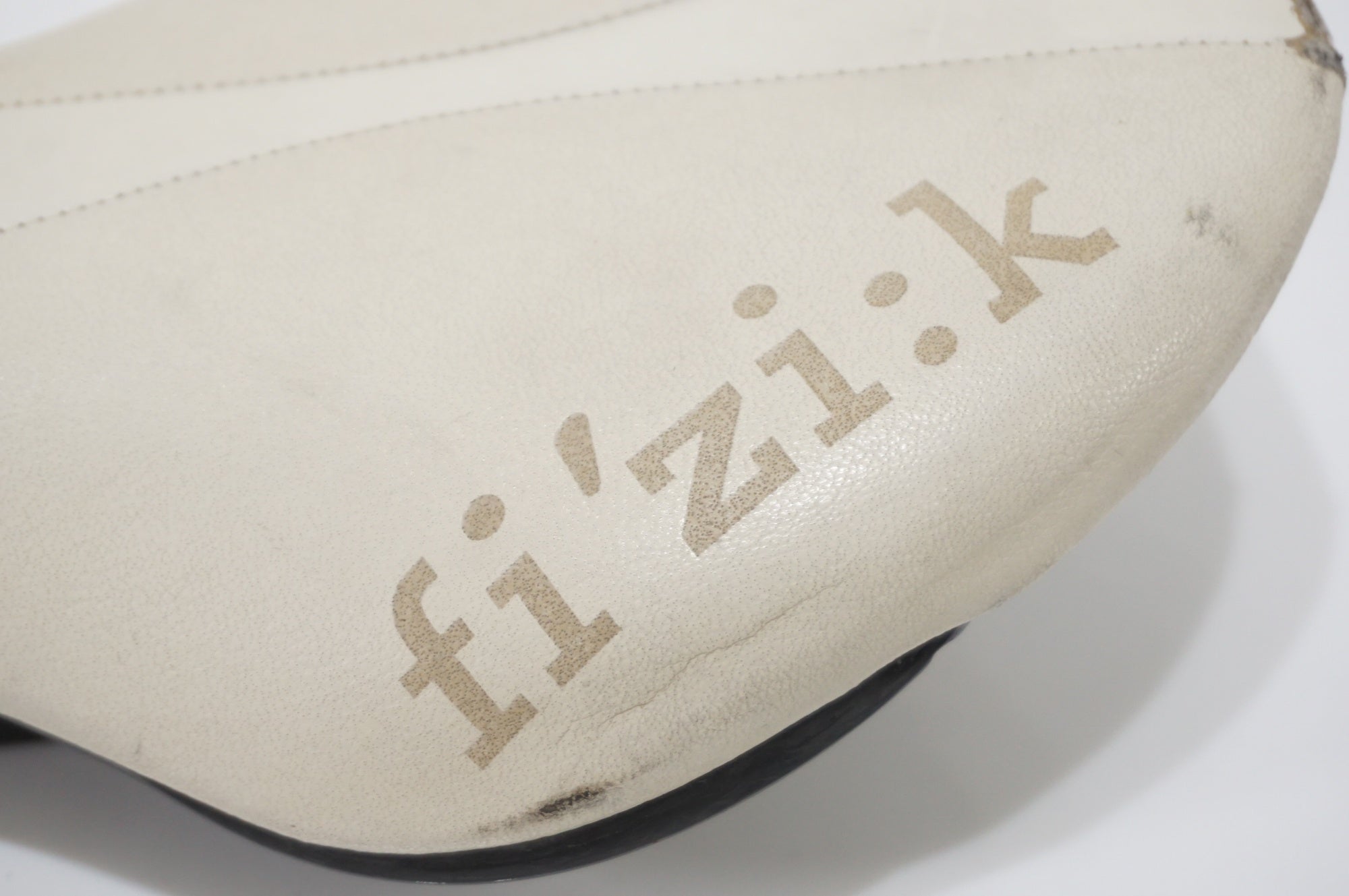FIZIK 「フィジーク」 TUNDRA BRAIDED サドル / AKIBA店 ｜ バイチャリ