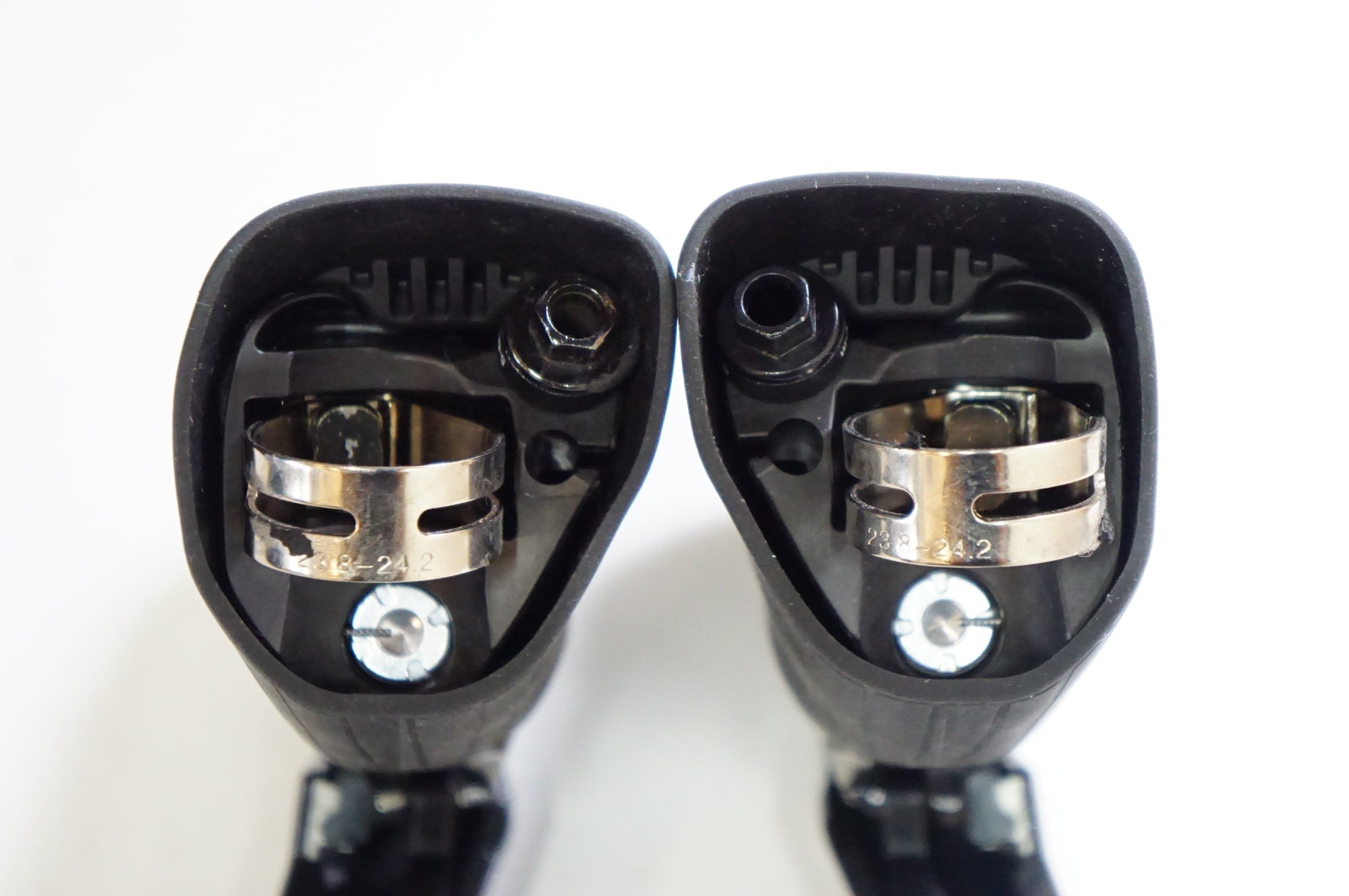SHIMANO 「シマノ」 ULTEGRA ST-R8020 デュアルコントロールレバー / 熊谷本店