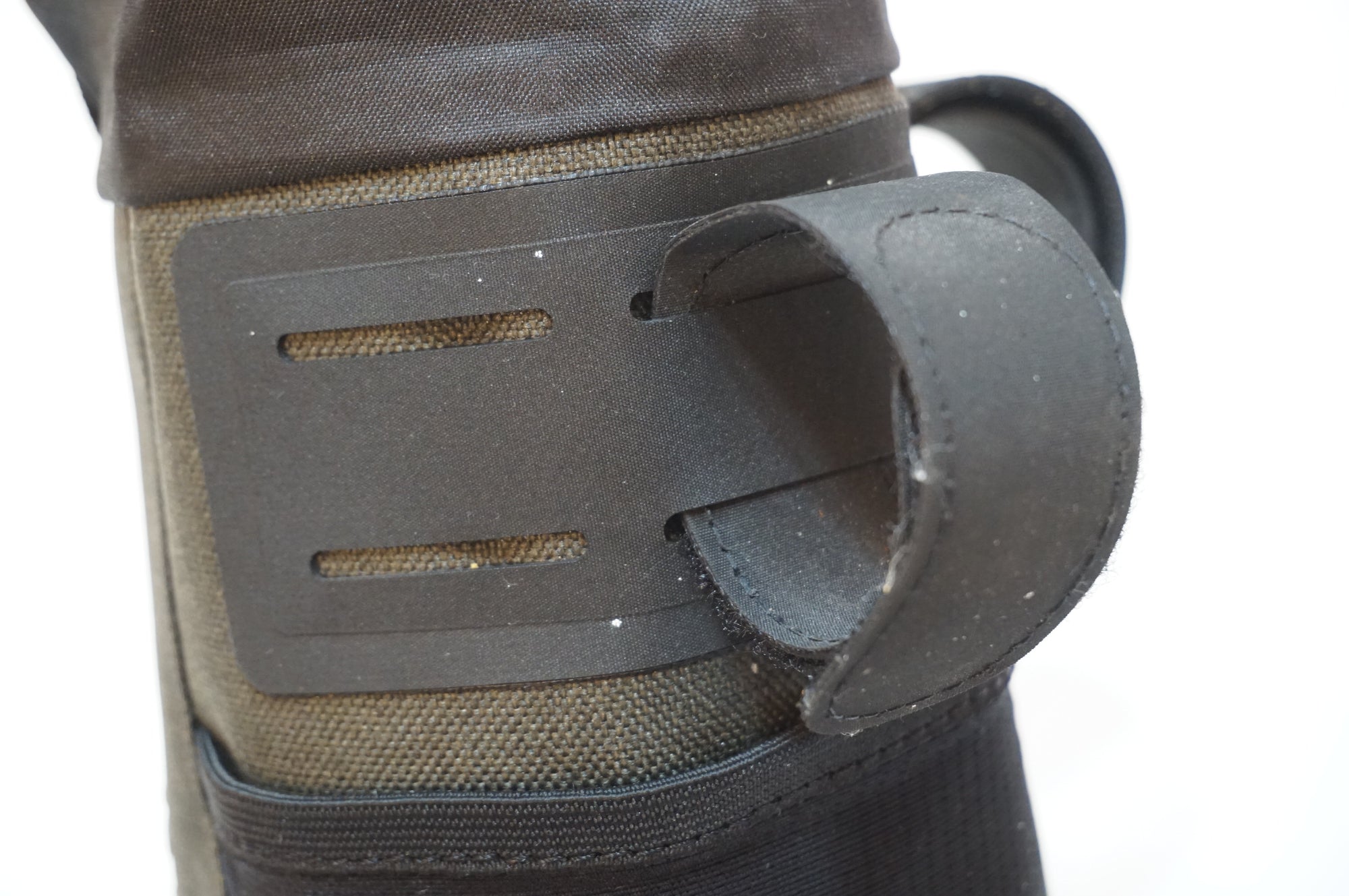 BROOKS 「ブルックス」 SCAPE FEED POUCH 1L フロントバッグ / 浦和ベース