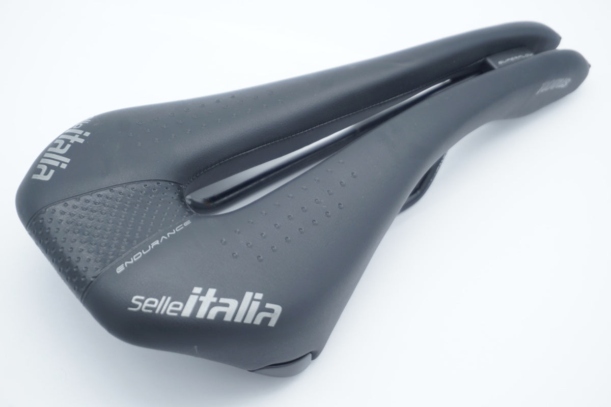 SELLE ITALIA 「セライタリア」 NOVUS SUPER FLOW ENDRANCE サドル