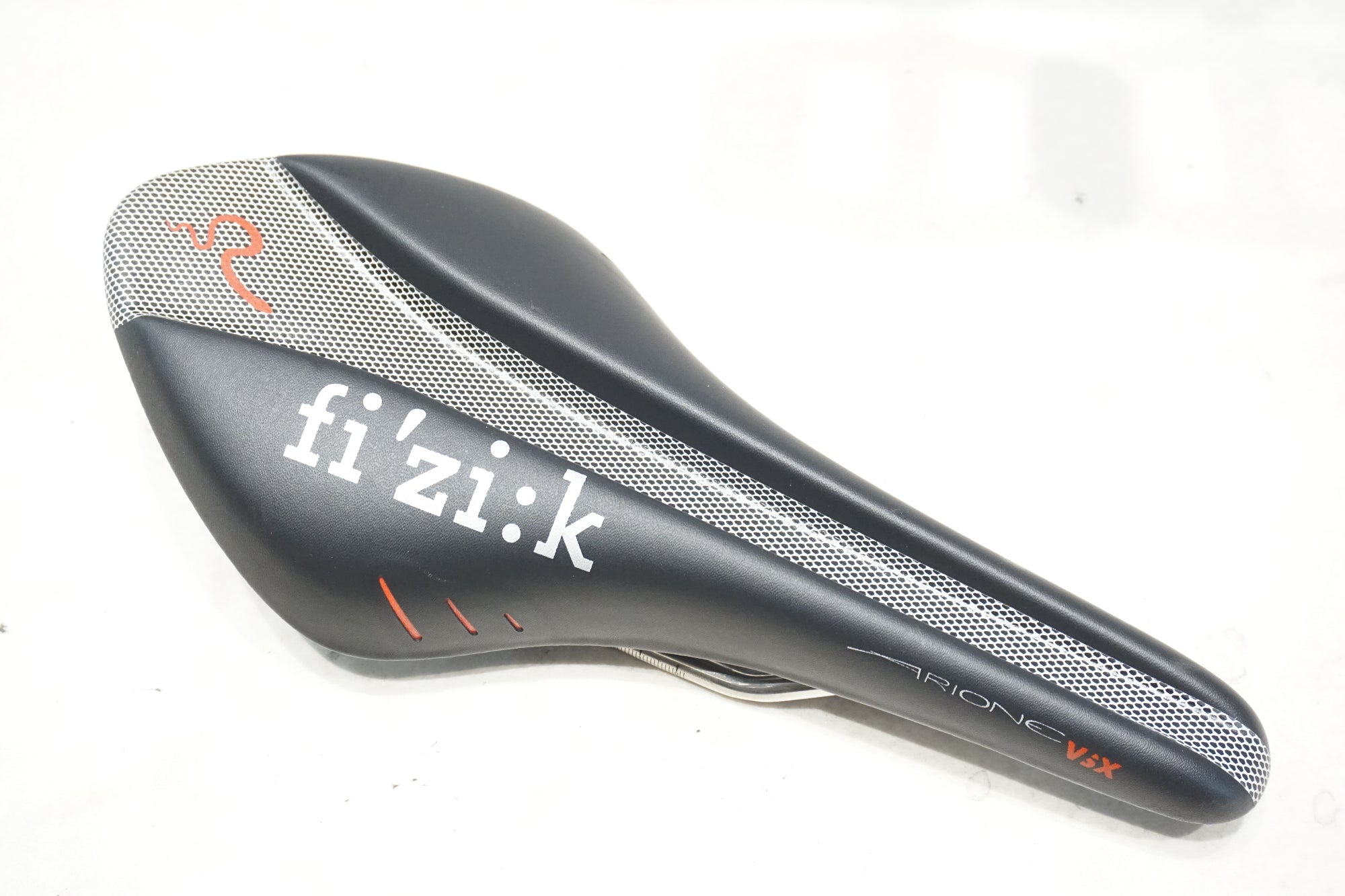 FIZIK 「フィジーク」 ARIONE VSX KIUMレール サドル / 横浜戸塚店
