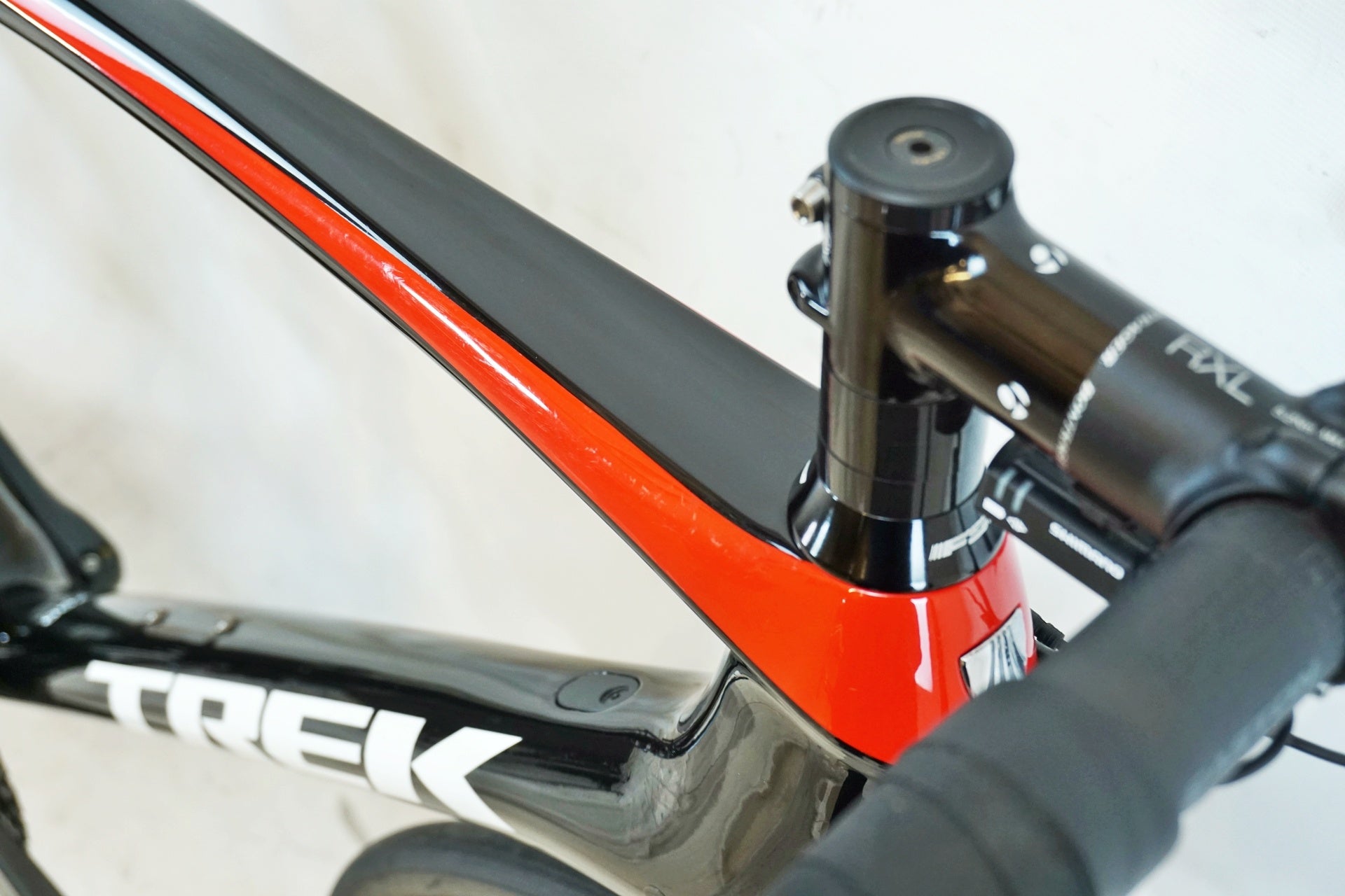 TREK 「トレック」 EMONDA SLR H2 2018年モデル ロードバイク / 有明