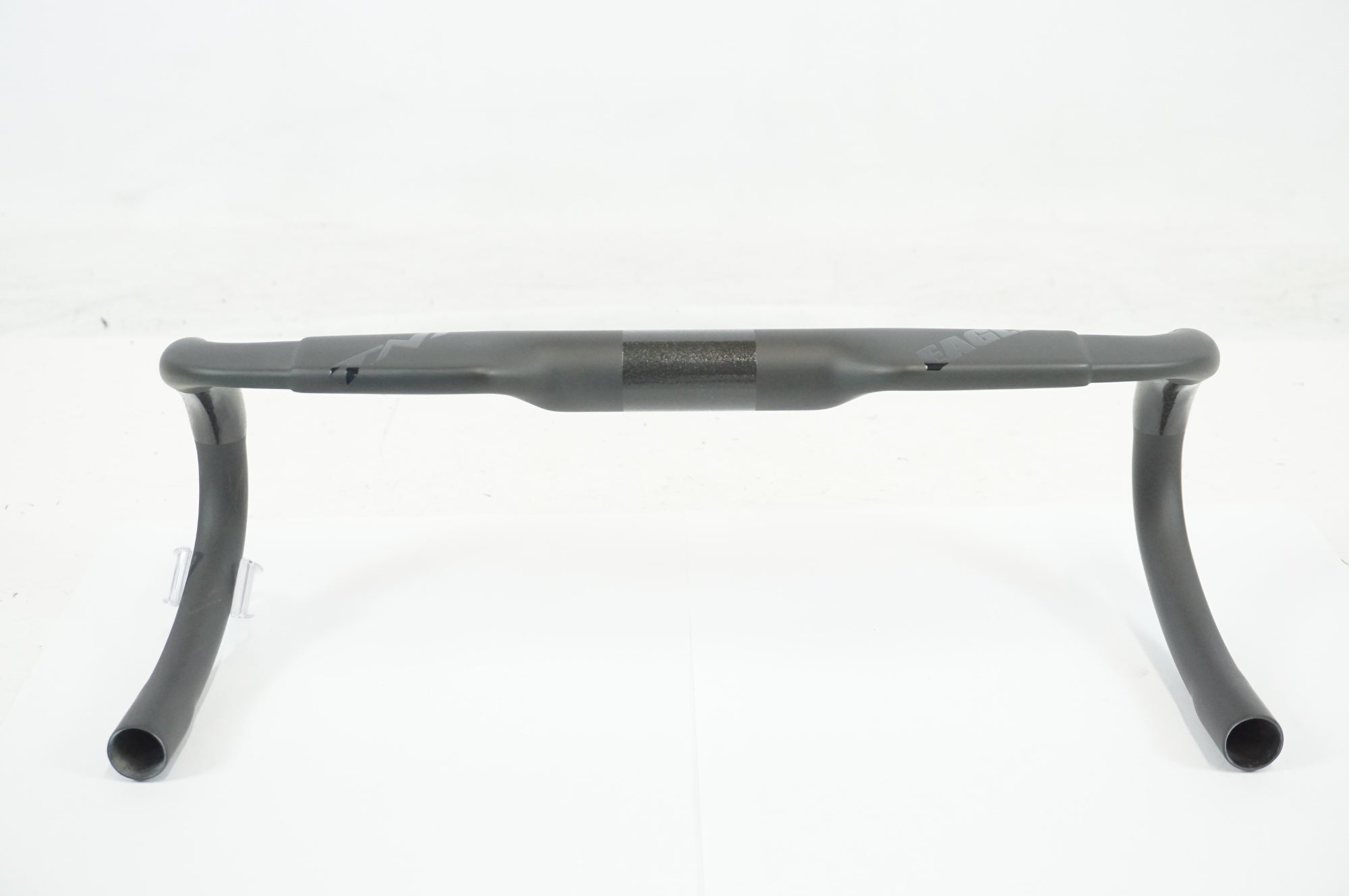 TNI 「ティーエヌアイ」 EAGLE CARBON φ31.8 420mm ドロップハンドル